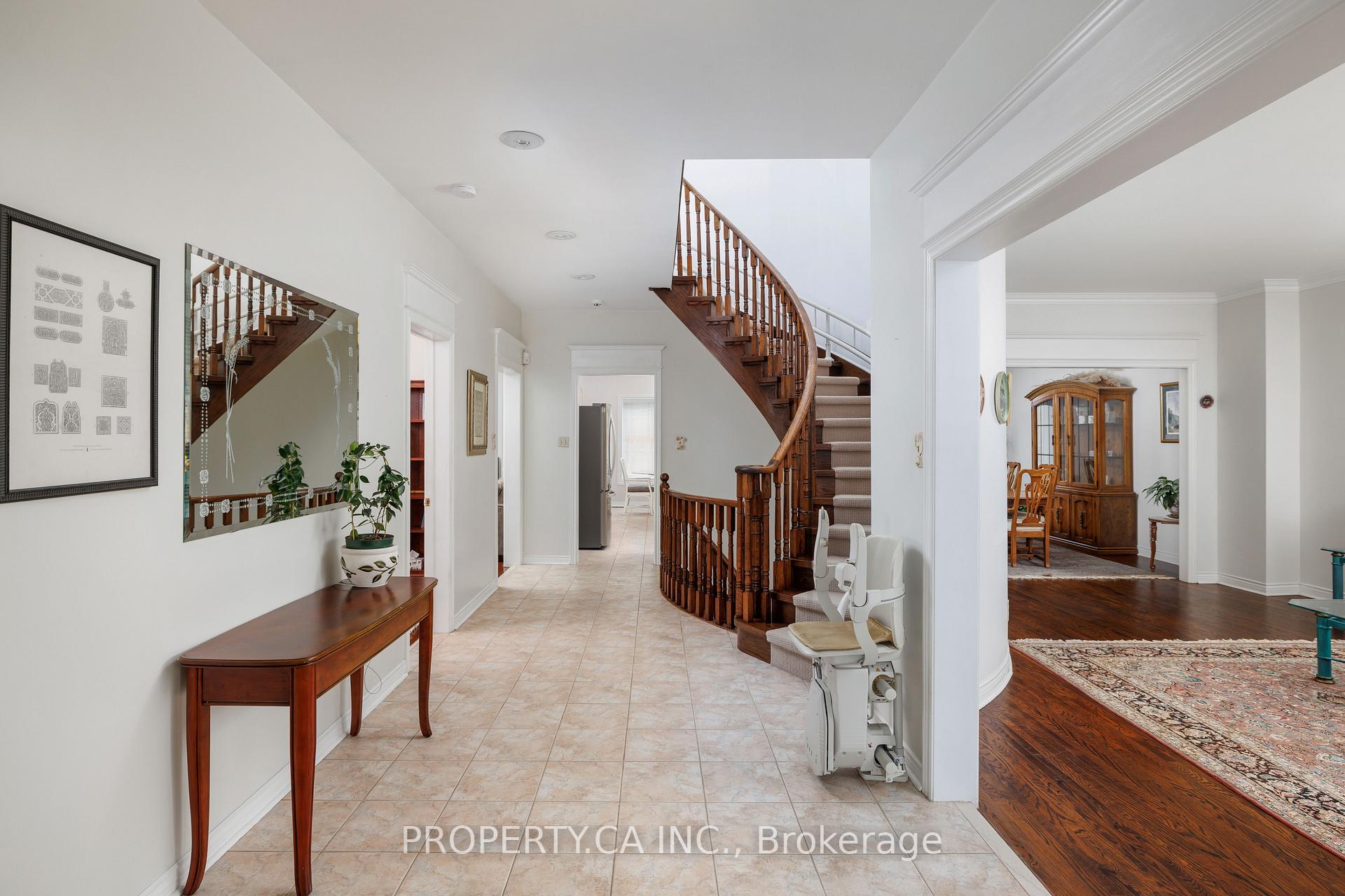 Photo 5 of 478 Beverley Glen Boulevard, Vaughan, Beverley Glen — HOMEH