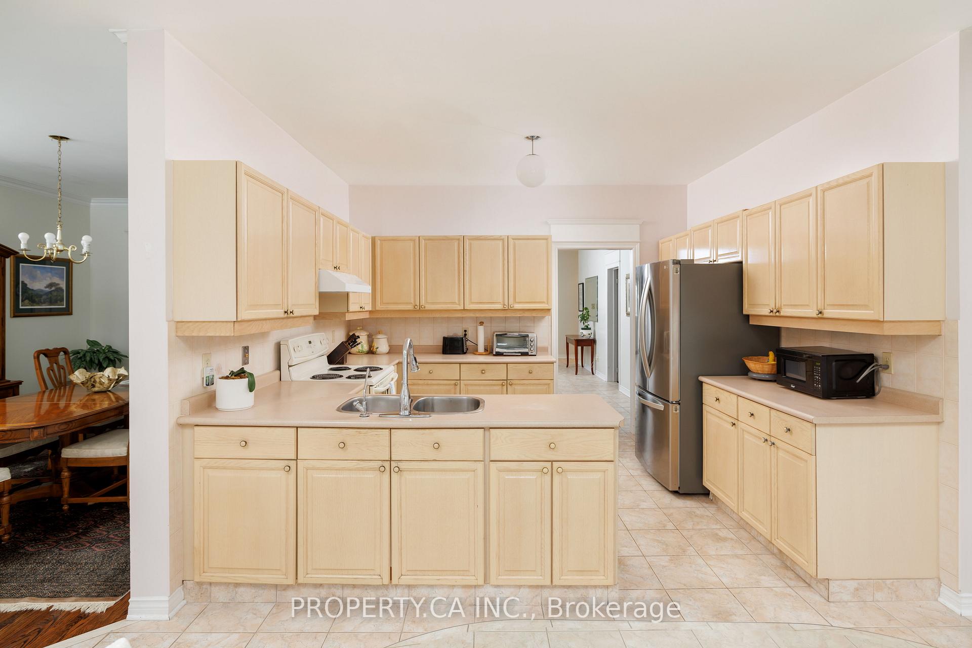 Photo 9 of 478 Beverley Glen Boulevard, Vaughan, Beverley Glen — HOMEH