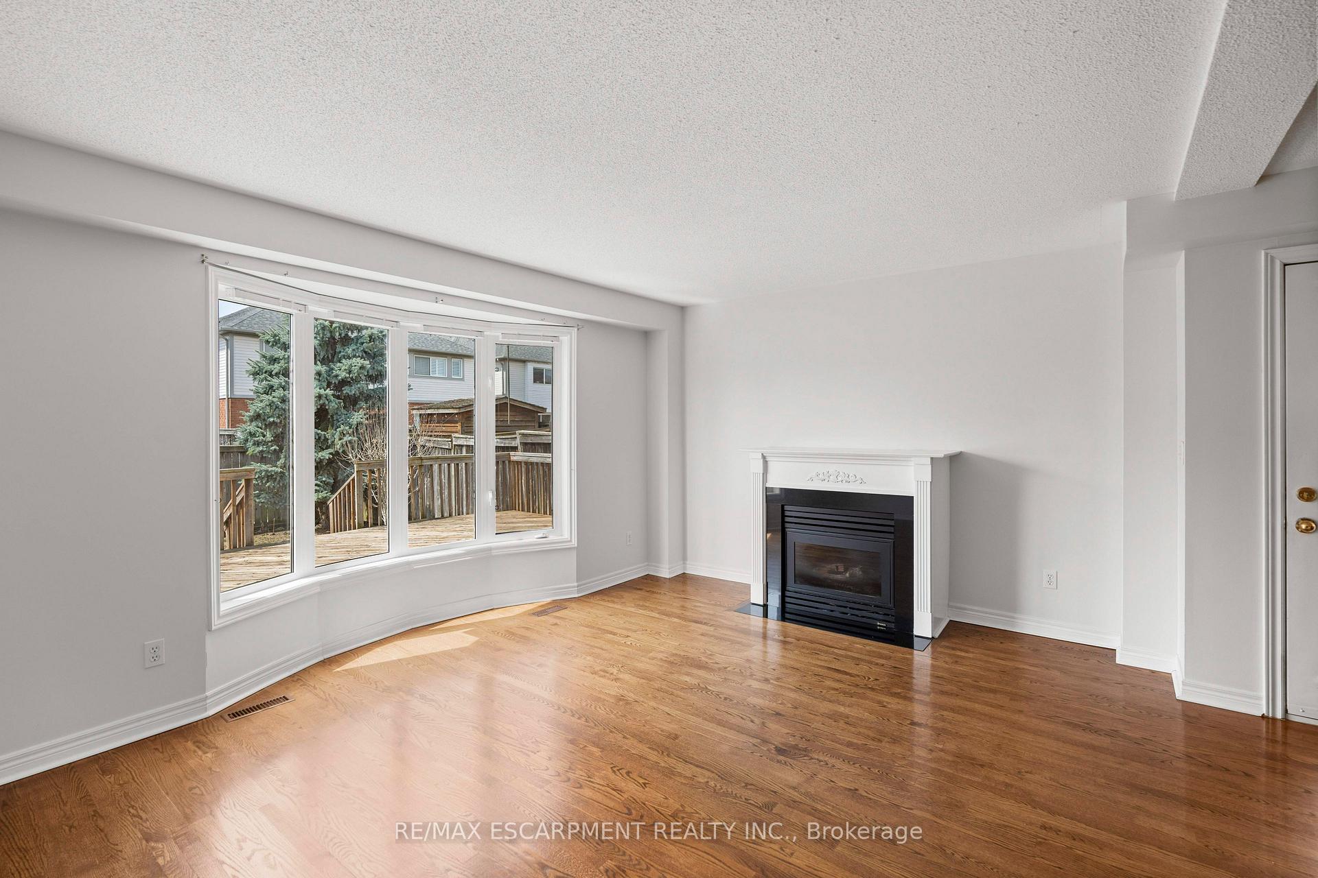 Photo 13 of 8 Traymore Street, Brampton, Fletcher's Meadow — HOMEH
