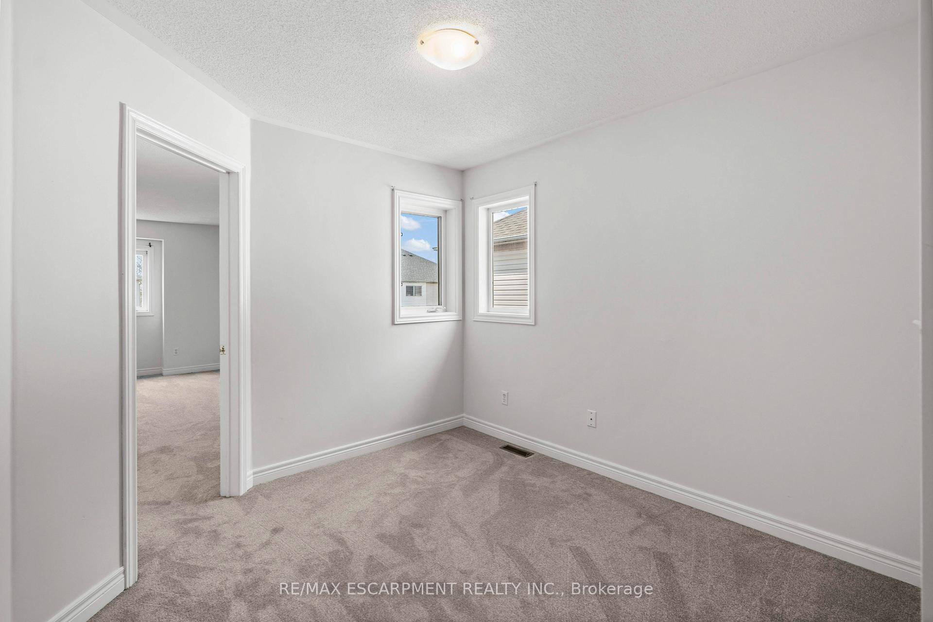 Photo 10 of 8 Traymore Street, Brampton, Fletcher's Meadow — HOMEH