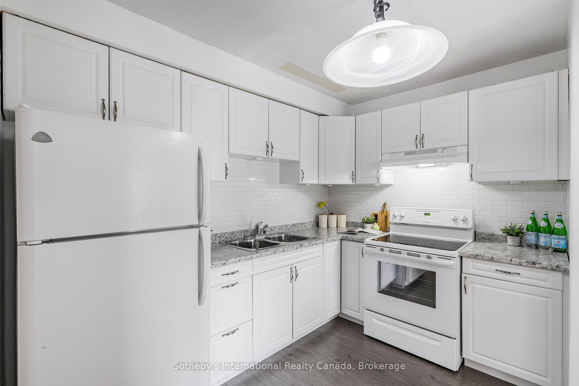 Photo 7 of 26 Christie Crescent, Barrie, Letitia Heights — HOMEH