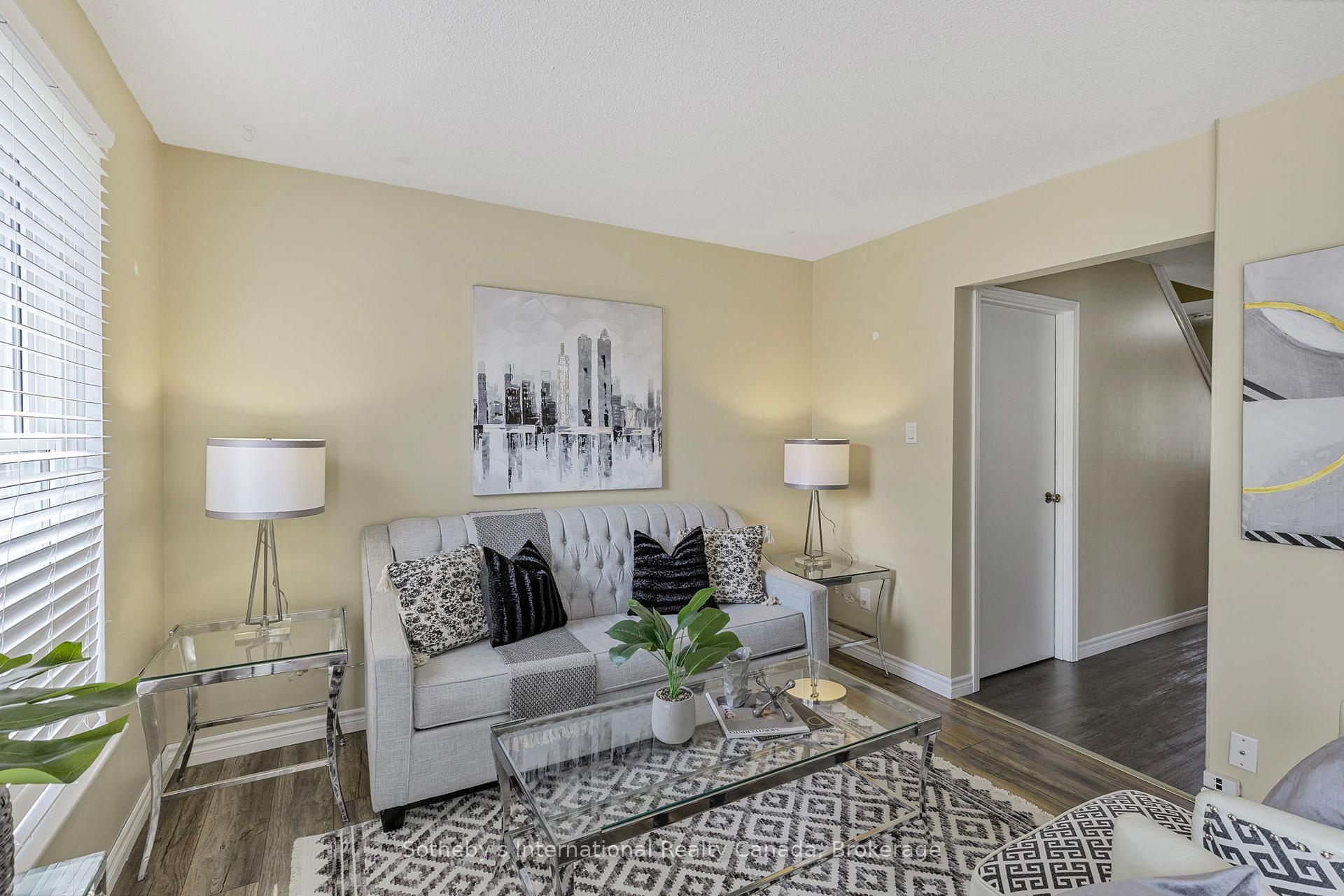 Photo 10 of 26 Christie Crescent, Barrie, Letitia Heights — HOMEH