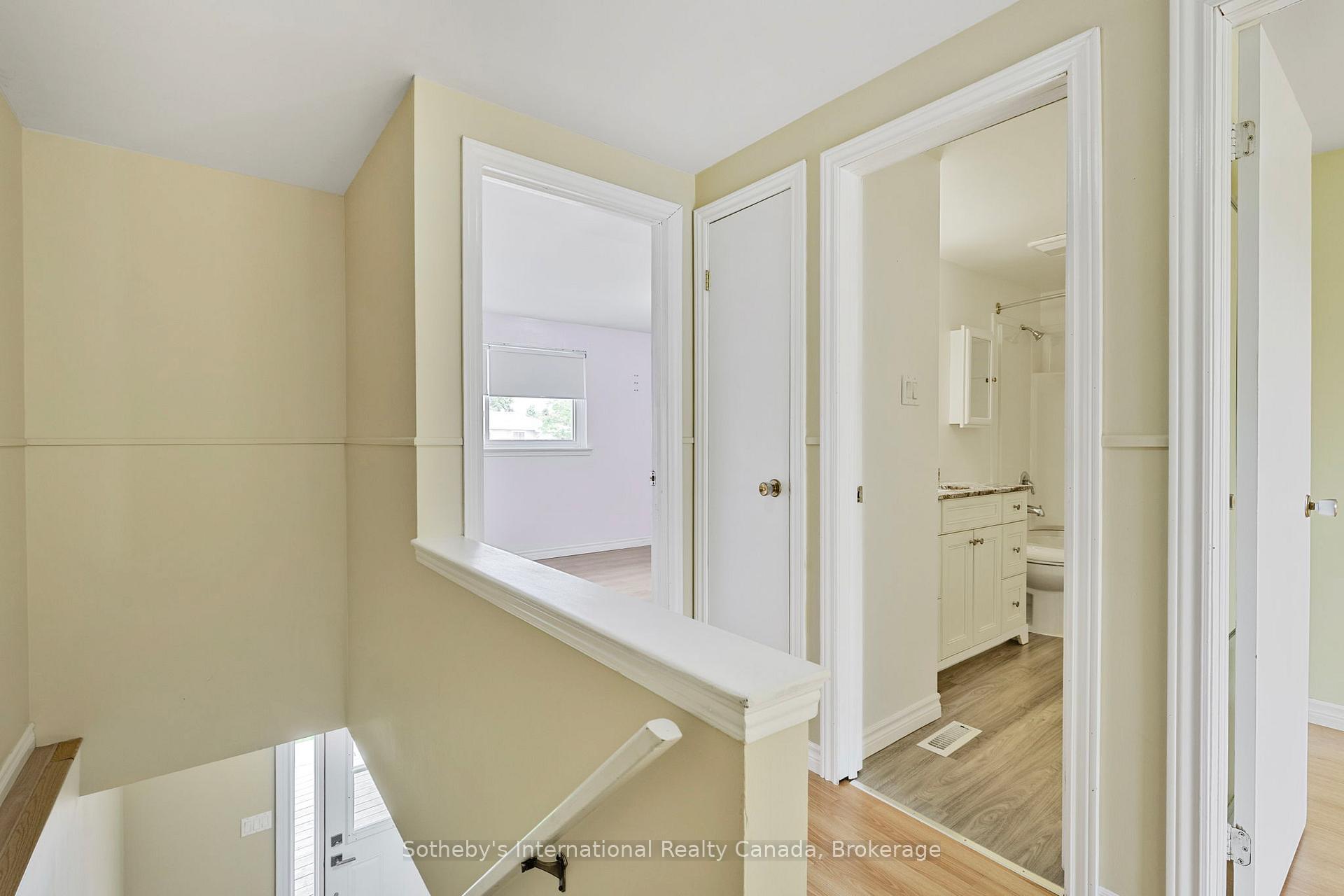 Photo 16 of 26 Christie Crescent, Barrie, Letitia Heights — HOMEH