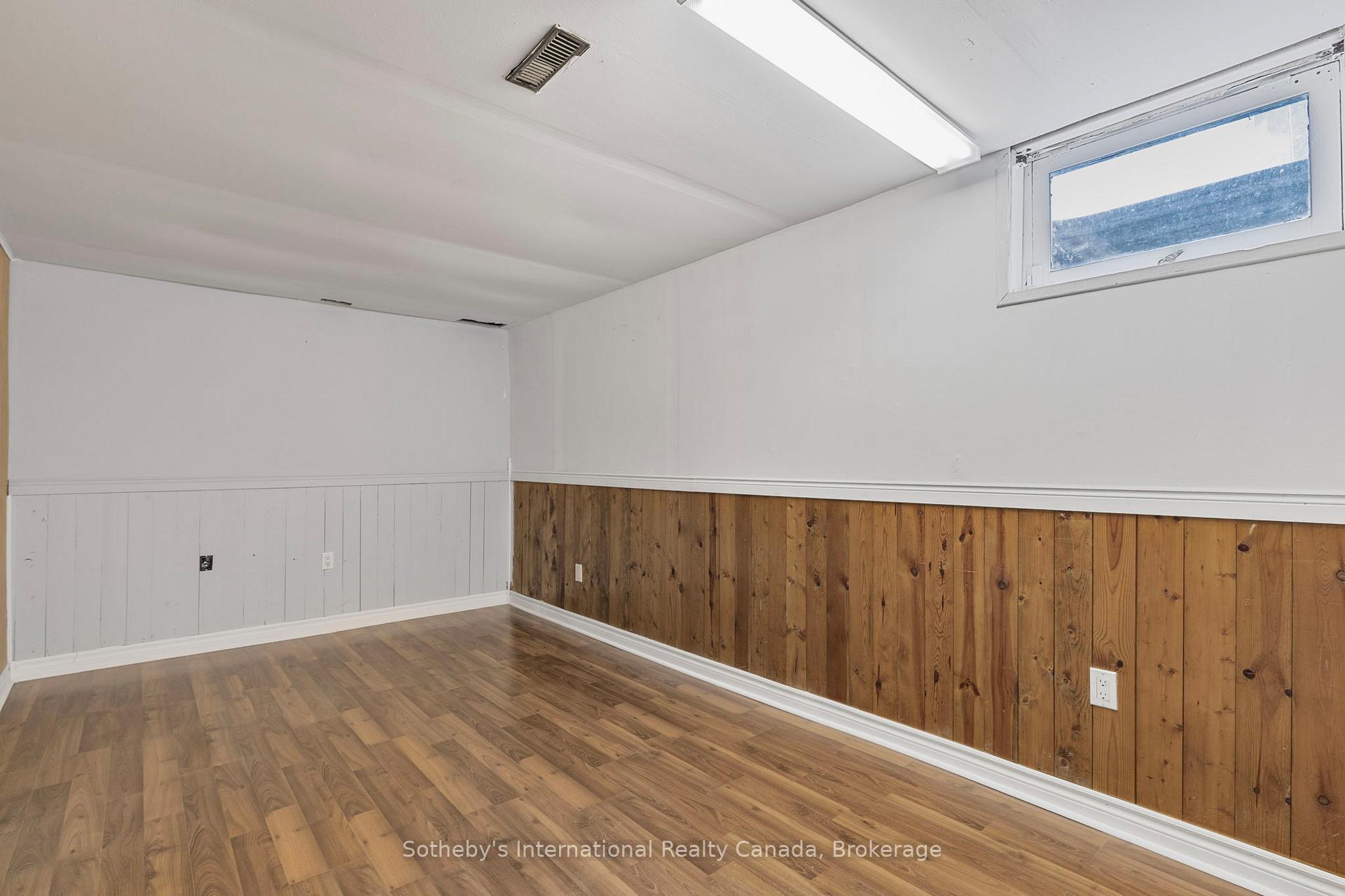 Photo 22 of 26 Christie Crescent, Barrie, Letitia Heights — HOMEH