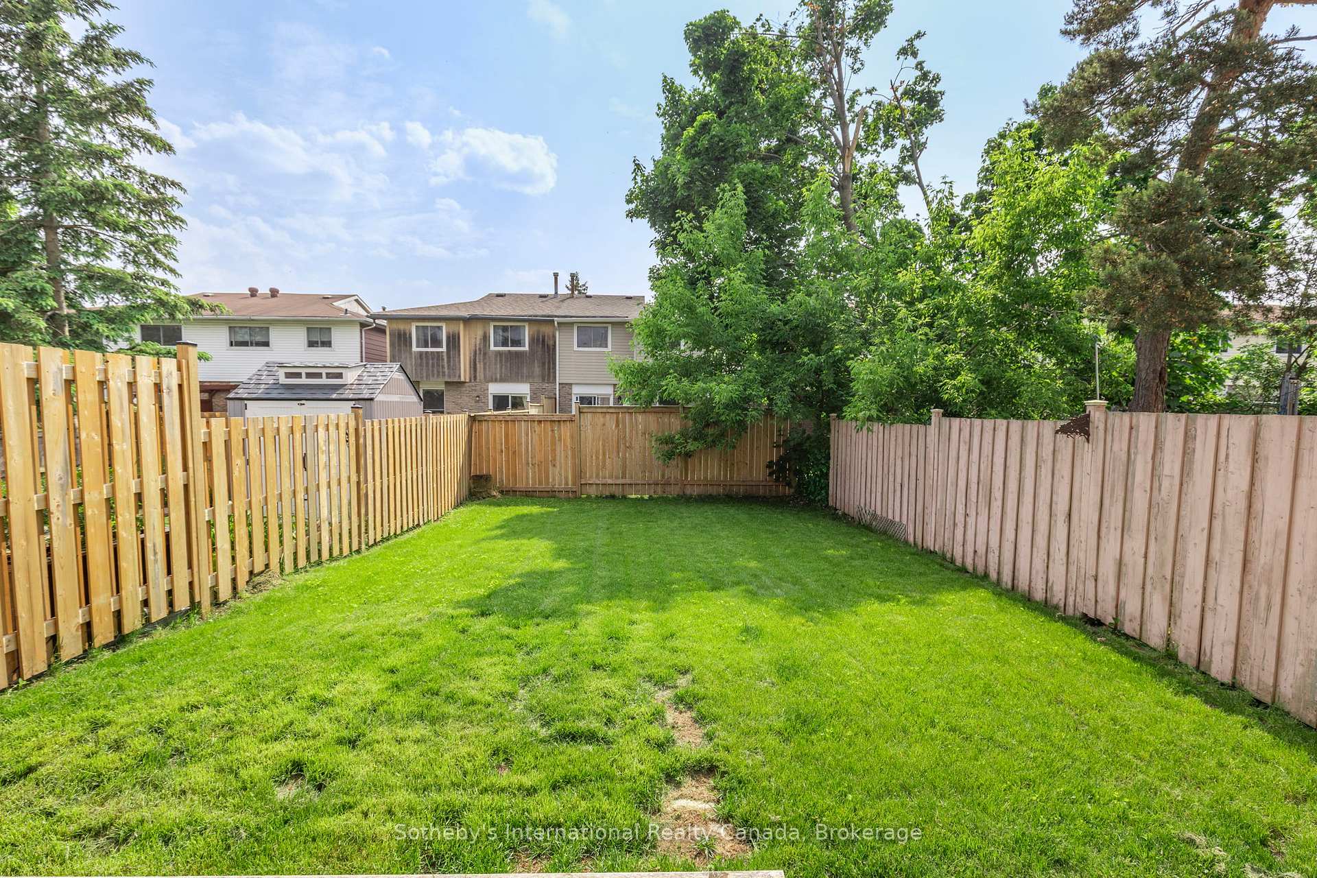 Photo 26 of 26 Christie Crescent, Barrie, Letitia Heights — HOMEH