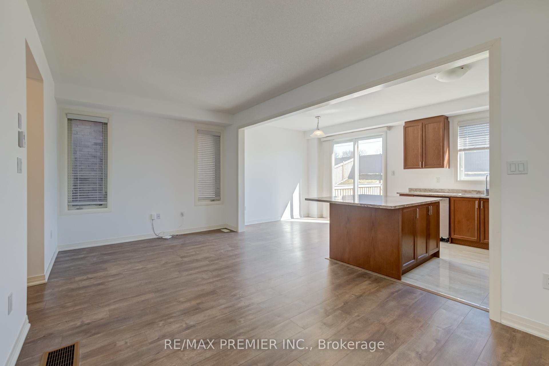 Photo 5 of 49 Casserley Crescent, New Tecumseth, Tottenham — HOMEH