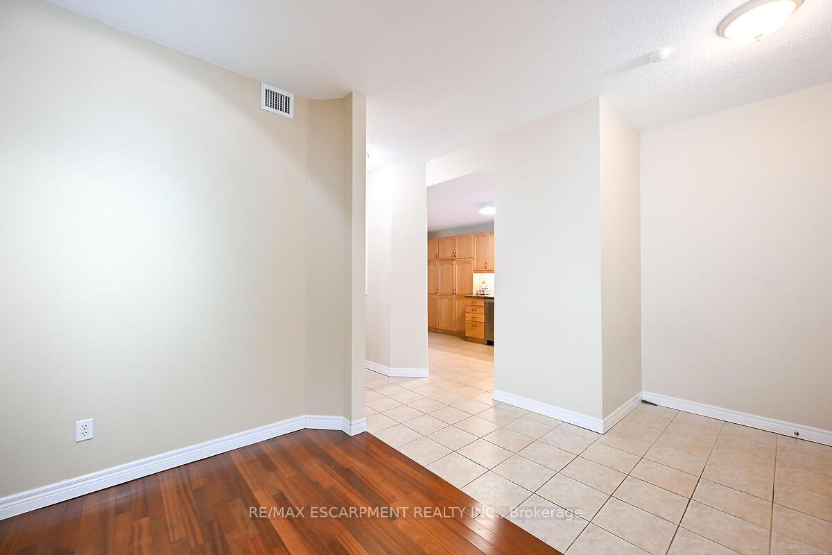 Photo 3 of Unit 501, 2000 Creekside Drive, Hamilton, Dundas — HOMEH