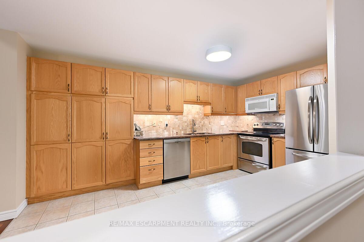 Photo 7 of Unit 501, 2000 Creekside Drive, Hamilton, Dundas — HOMEH