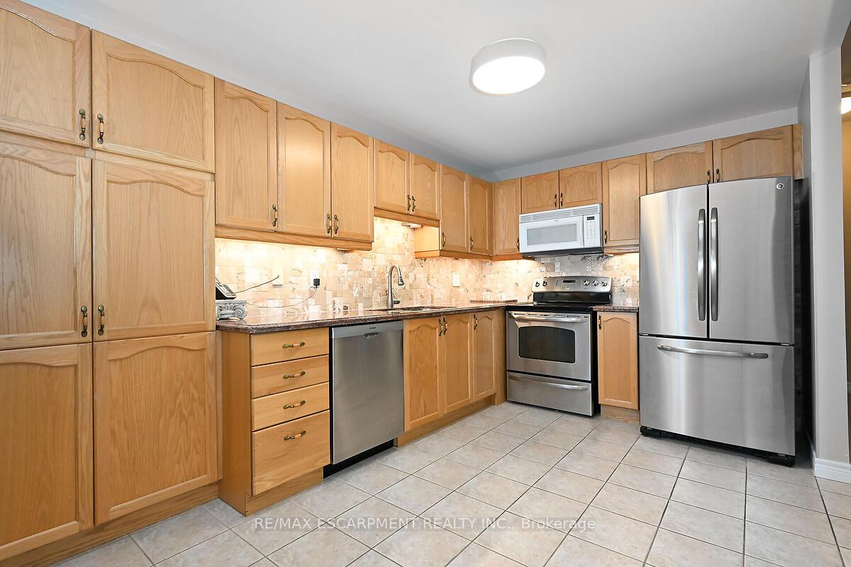 Photo 6 of Unit 501, 2000 Creekside Drive, Hamilton, Dundas — HOMEH