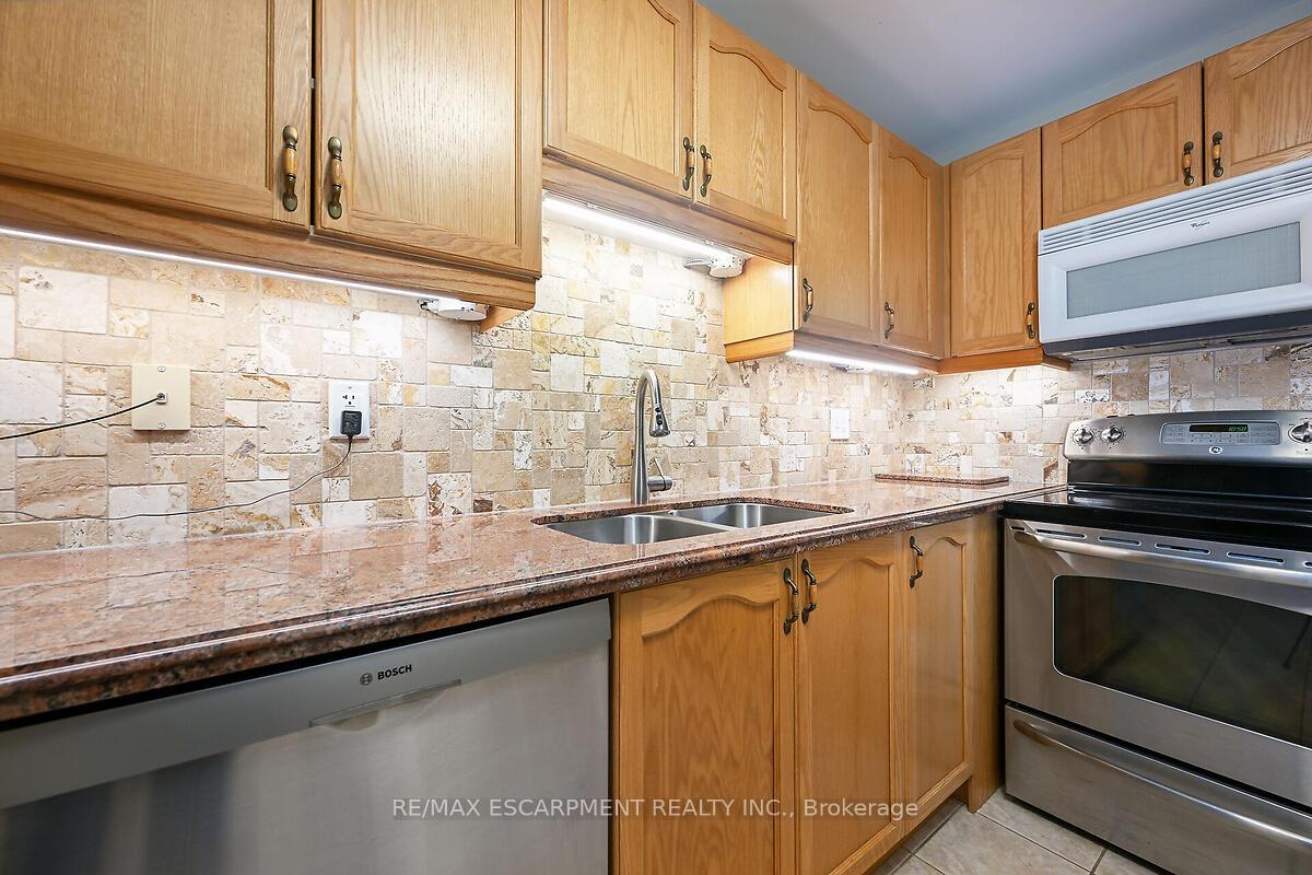 Photo 11 of Unit 501, 2000 Creekside Drive, Hamilton, Dundas — HOMEH
