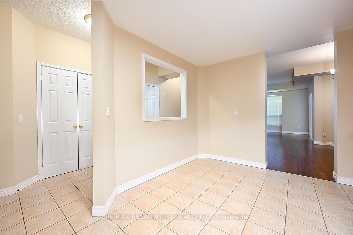Photo 8 of Unit 501, 2000 Creekside Drive, Hamilton, Dundas — HOMEH