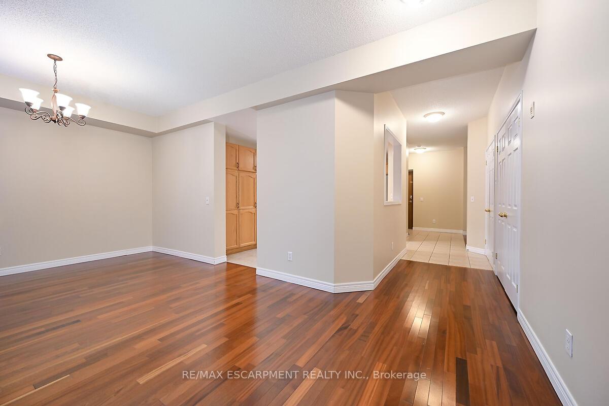 Photo 16 of Unit 501, 2000 Creekside Drive, Hamilton, Dundas — HOMEH