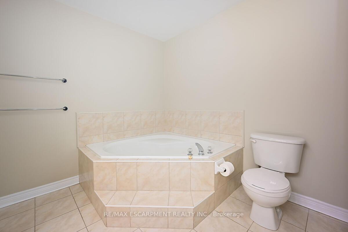 Photo 12 of Unit 501, 2000 Creekside Drive, Hamilton, Dundas — HOMEH