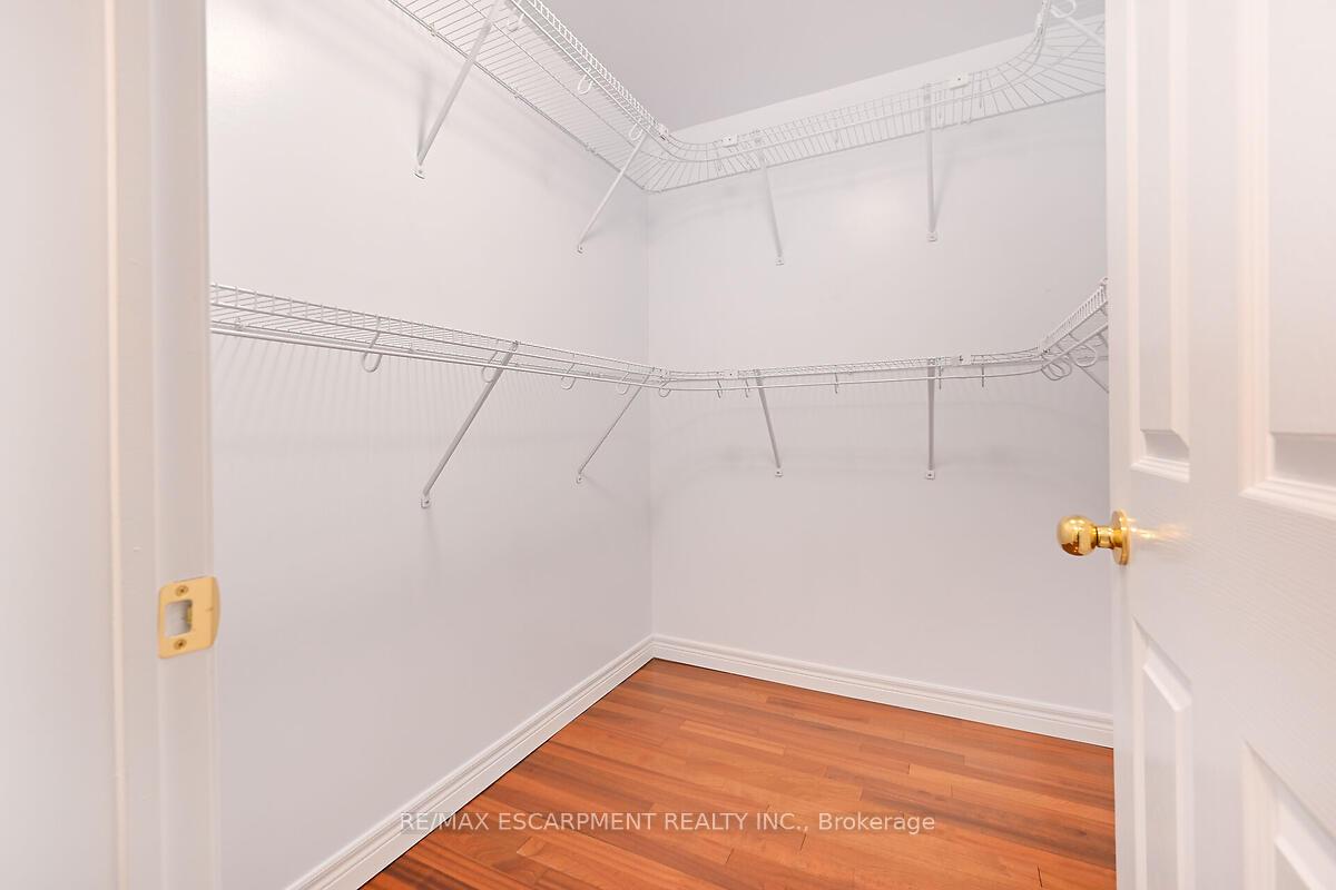 Photo 10 of Unit 501, 2000 Creekside Drive, Hamilton, Dundas — HOMEH