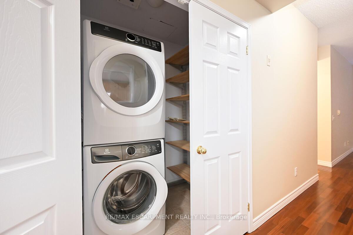 Photo 23 of Unit 501, 2000 Creekside Drive, Hamilton, Dundas — HOMEH