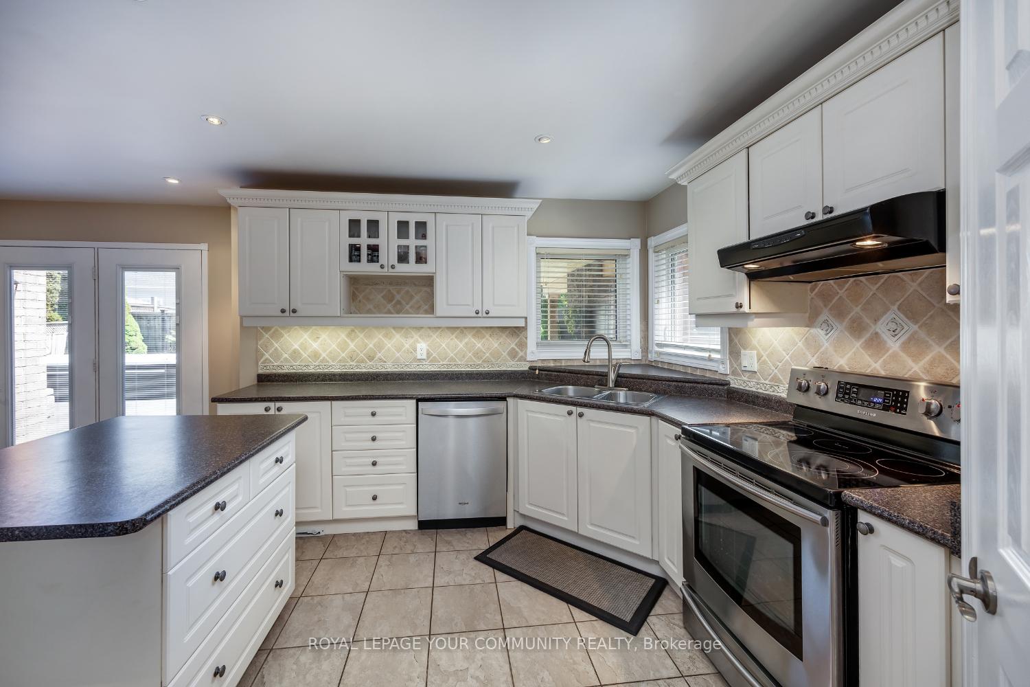 Photo 21 of 3 Briggs Crescent E, Whitby, Brooklin — HOMEH