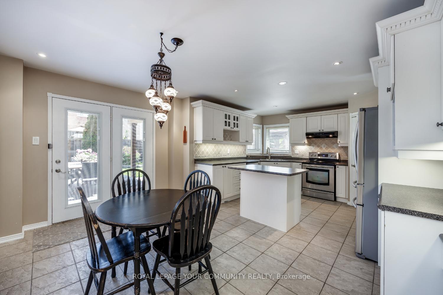 Photo 28 of 3 Briggs Crescent E, Whitby, Brooklin — HOMEH