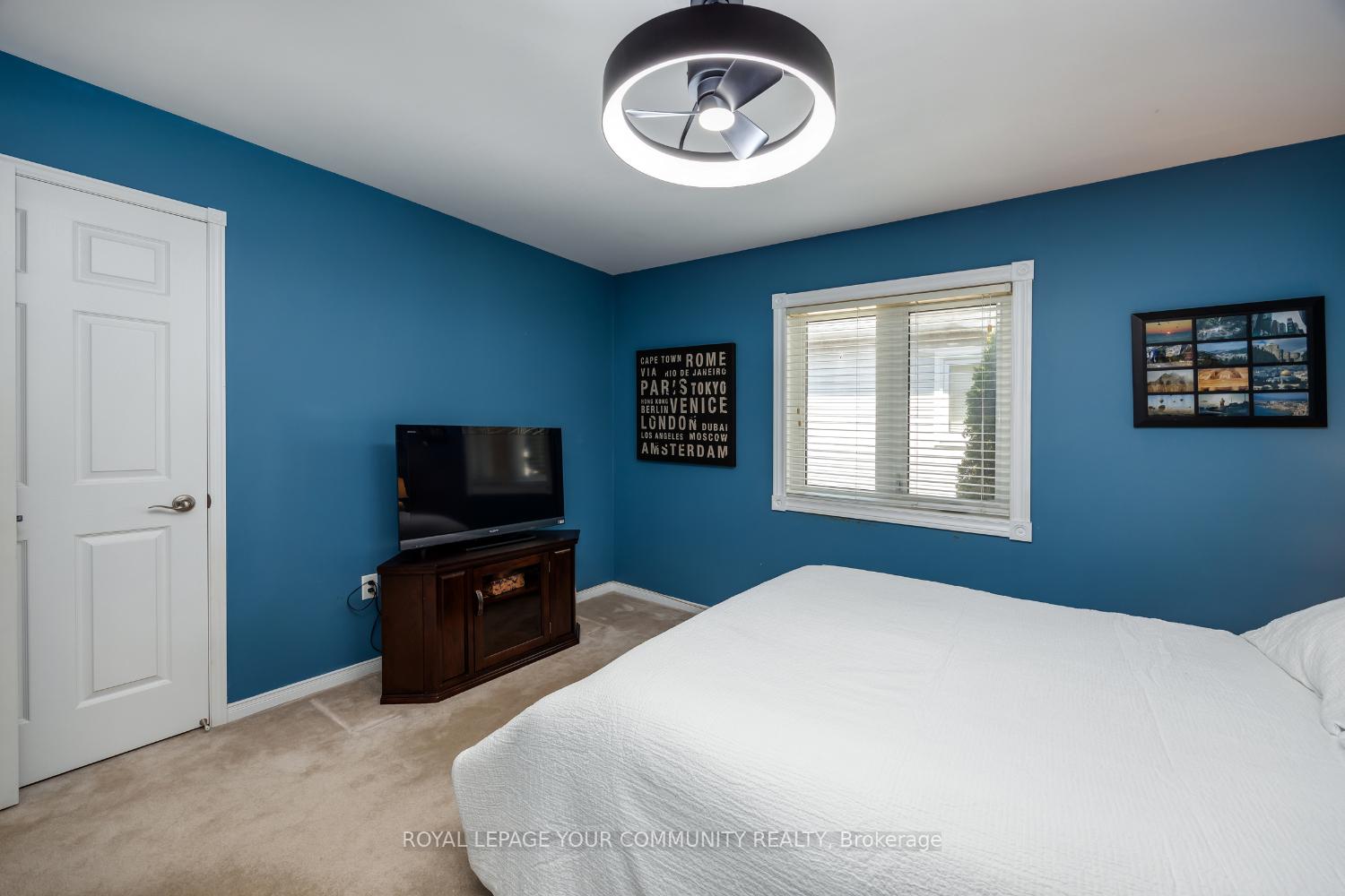 Photo 14 of 3 Briggs Crescent E, Whitby, Brooklin — HOMEH