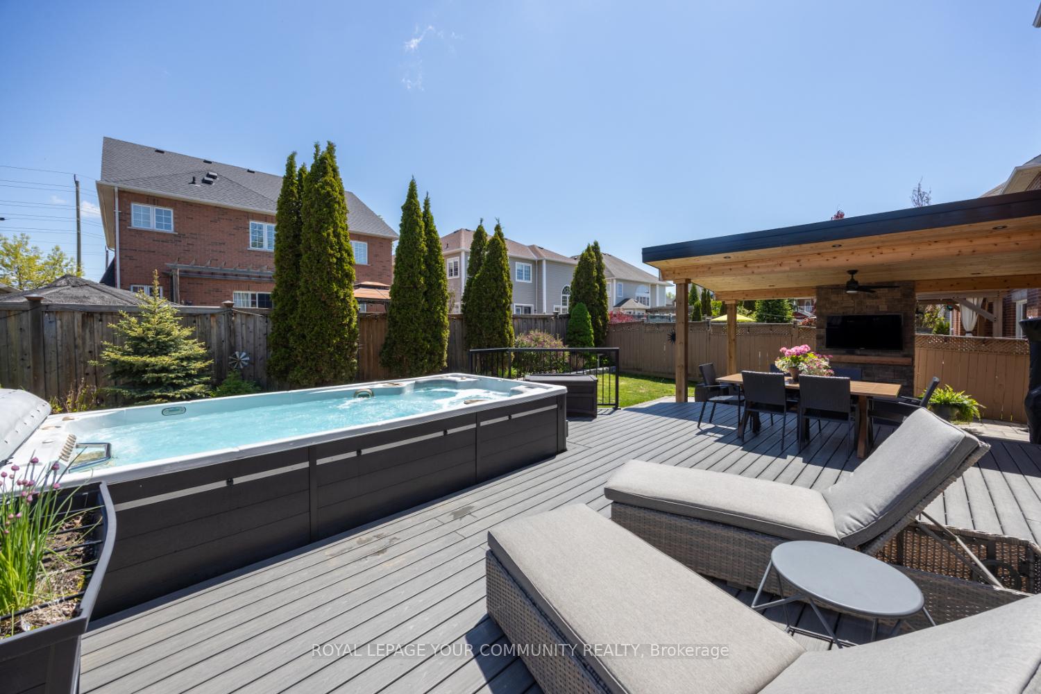 Photo 11 of 3 Briggs Crescent E, Whitby, Brooklin — HOMEH