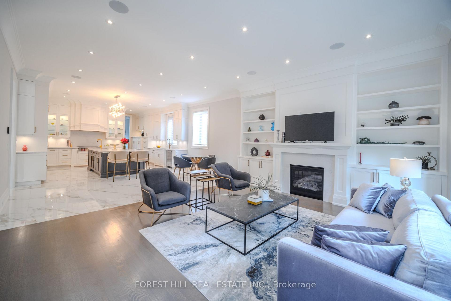 Photo 12 of 38 Mason Boulevard, Toronto, Bedford Park-Nortown — HOMEH