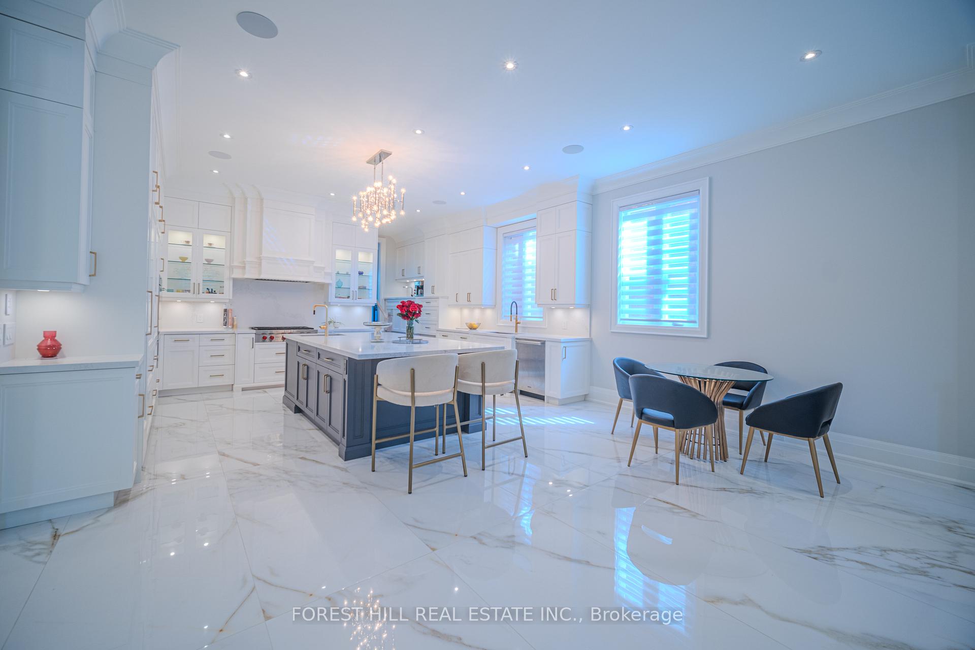 Photo 21 of 38 Mason Boulevard, Toronto, Bedford Park-Nortown — HOMEH
