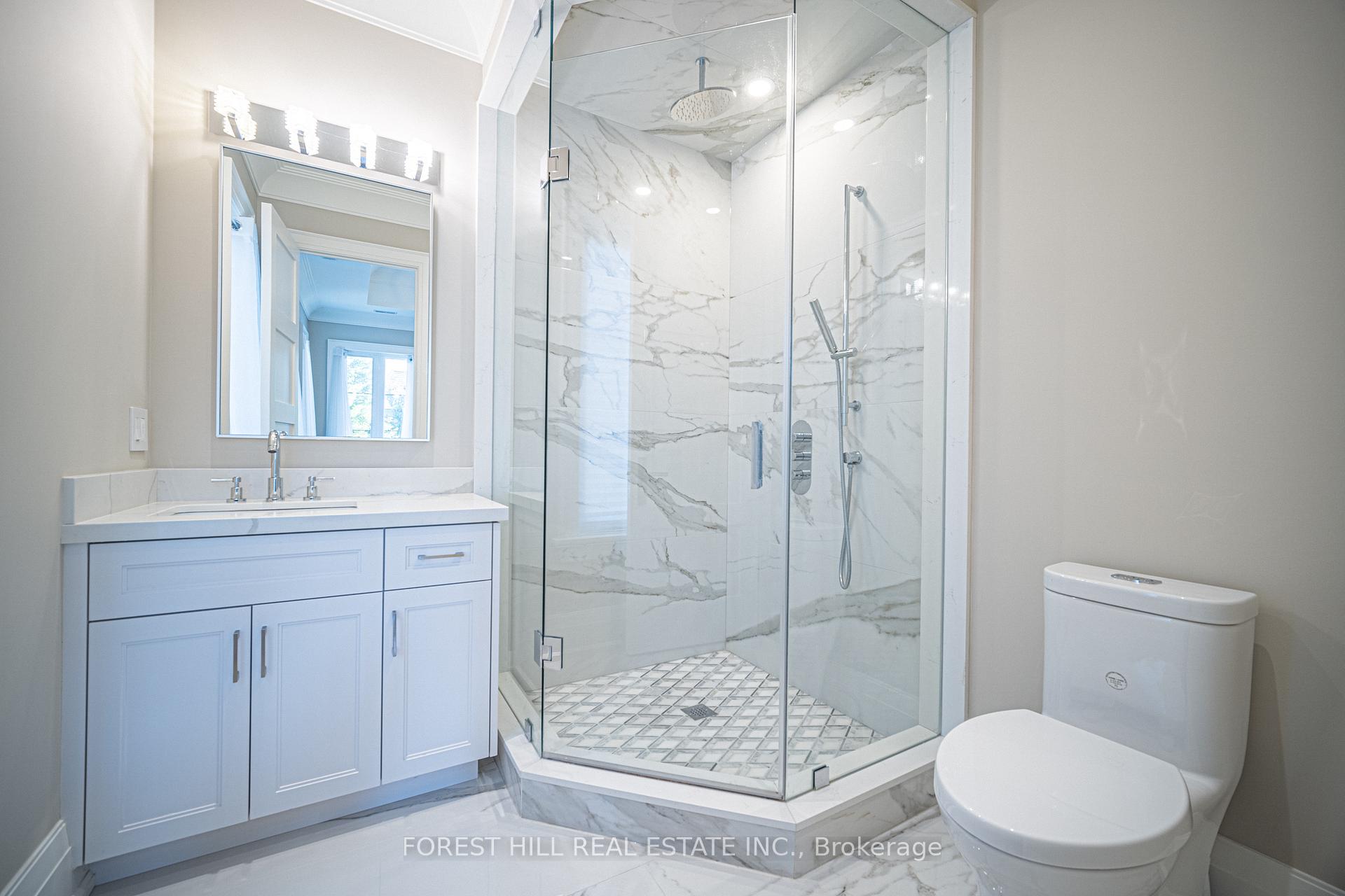 Photo 25 of 38 Mason Boulevard, Toronto, Bedford Park-Nortown — HOMEH