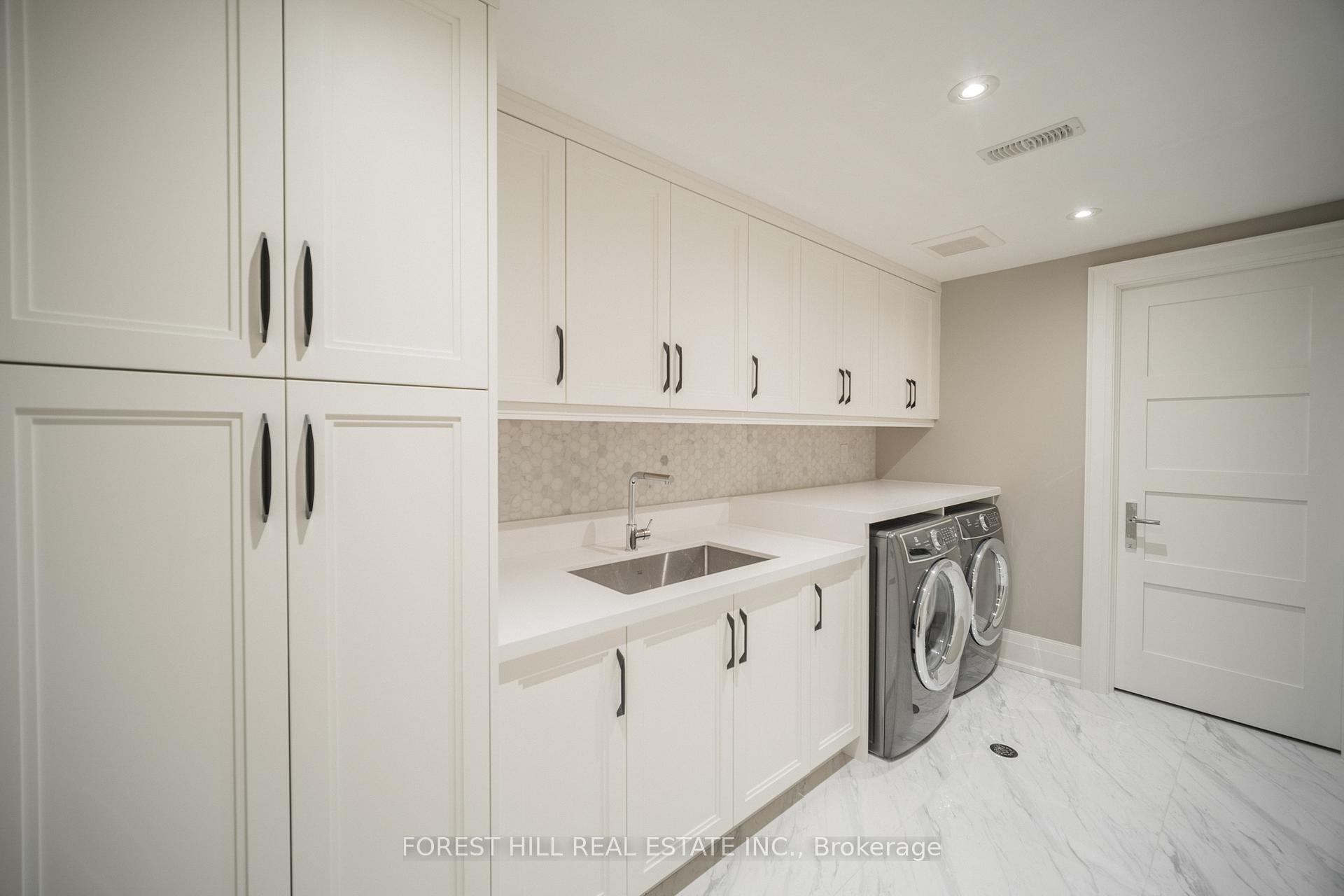 Photo 33 of 38 Mason Boulevard, Toronto, Bedford Park-Nortown — HOMEH