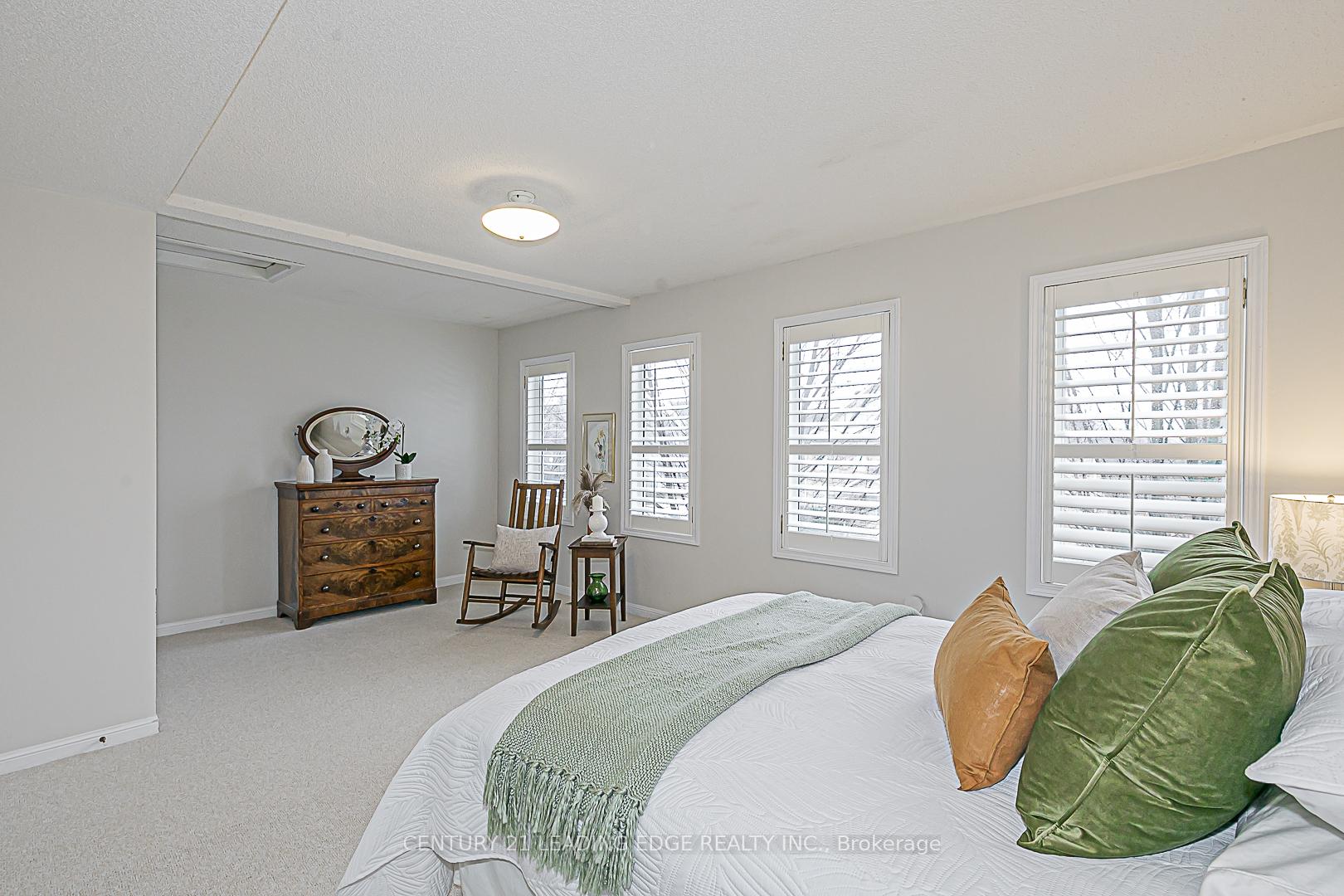 Photo 3 of 158 Country Glen Road, Markham, Cornell — HOMEH