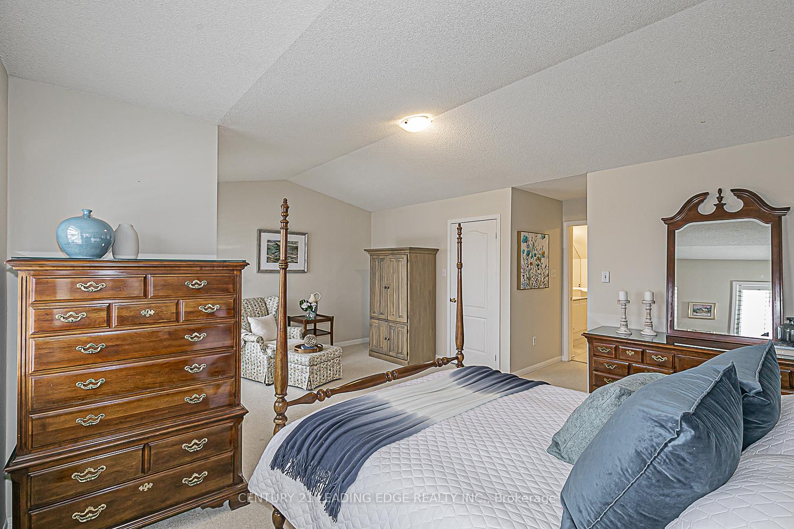 Photo 6 of 158 Country Glen Road, Markham, Cornell — HOMEH