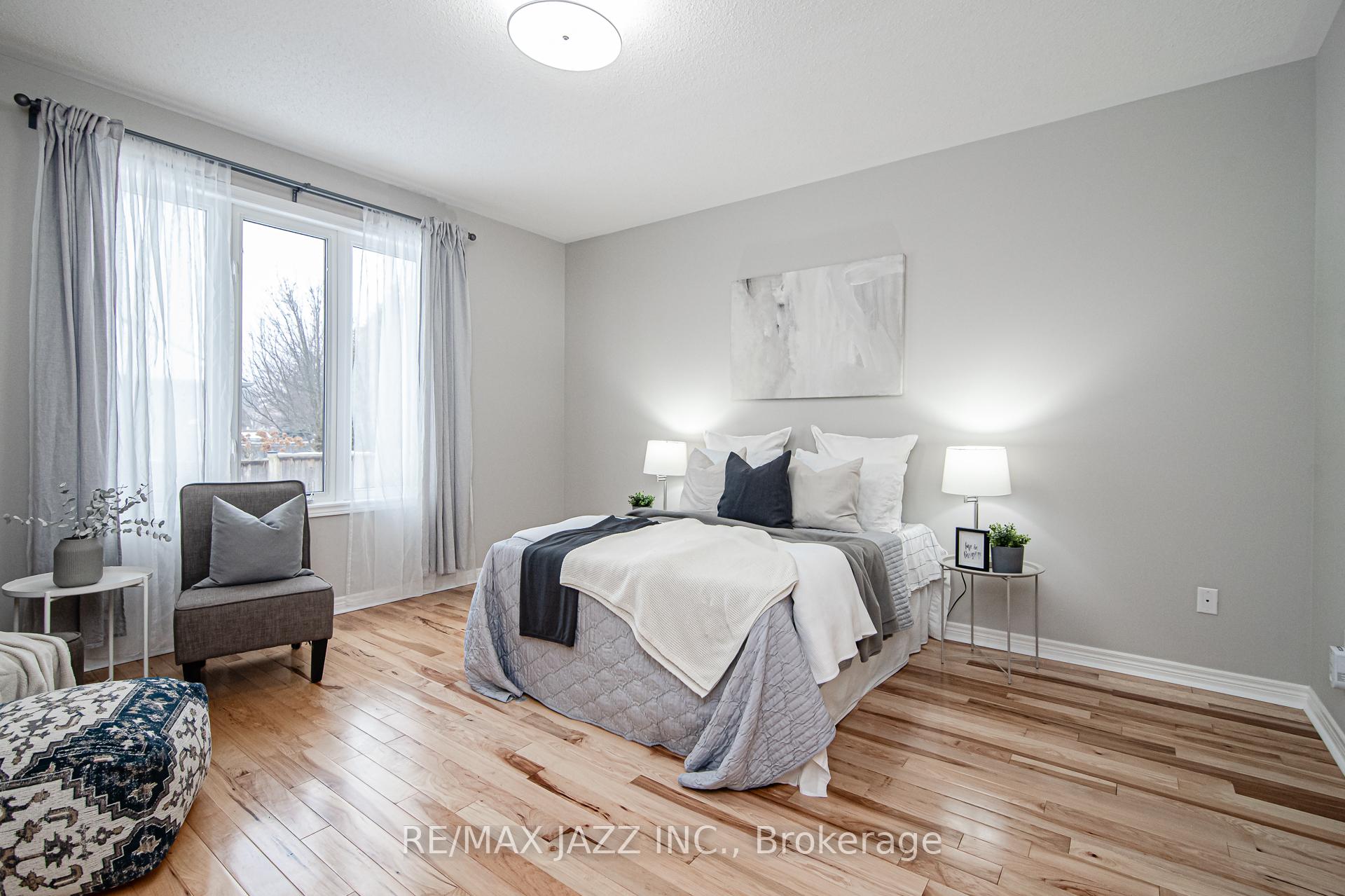 Photo 5 of 860 Hanmore Street, Oshawa, Pinecrest — HOMEH