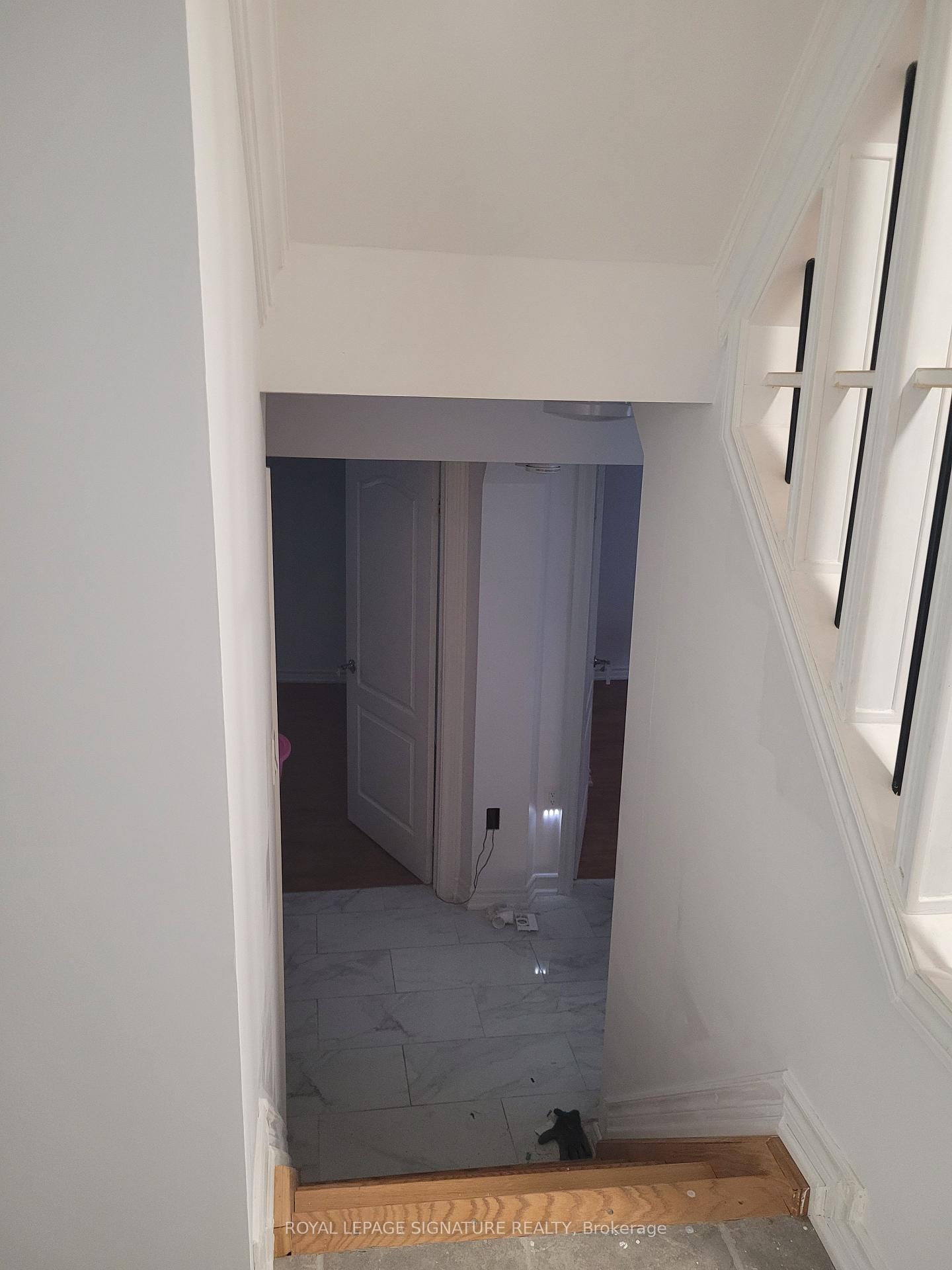 Photo 3 of Unit Lower, 42 Madison Street, Brampton, Central Park — HOMEH