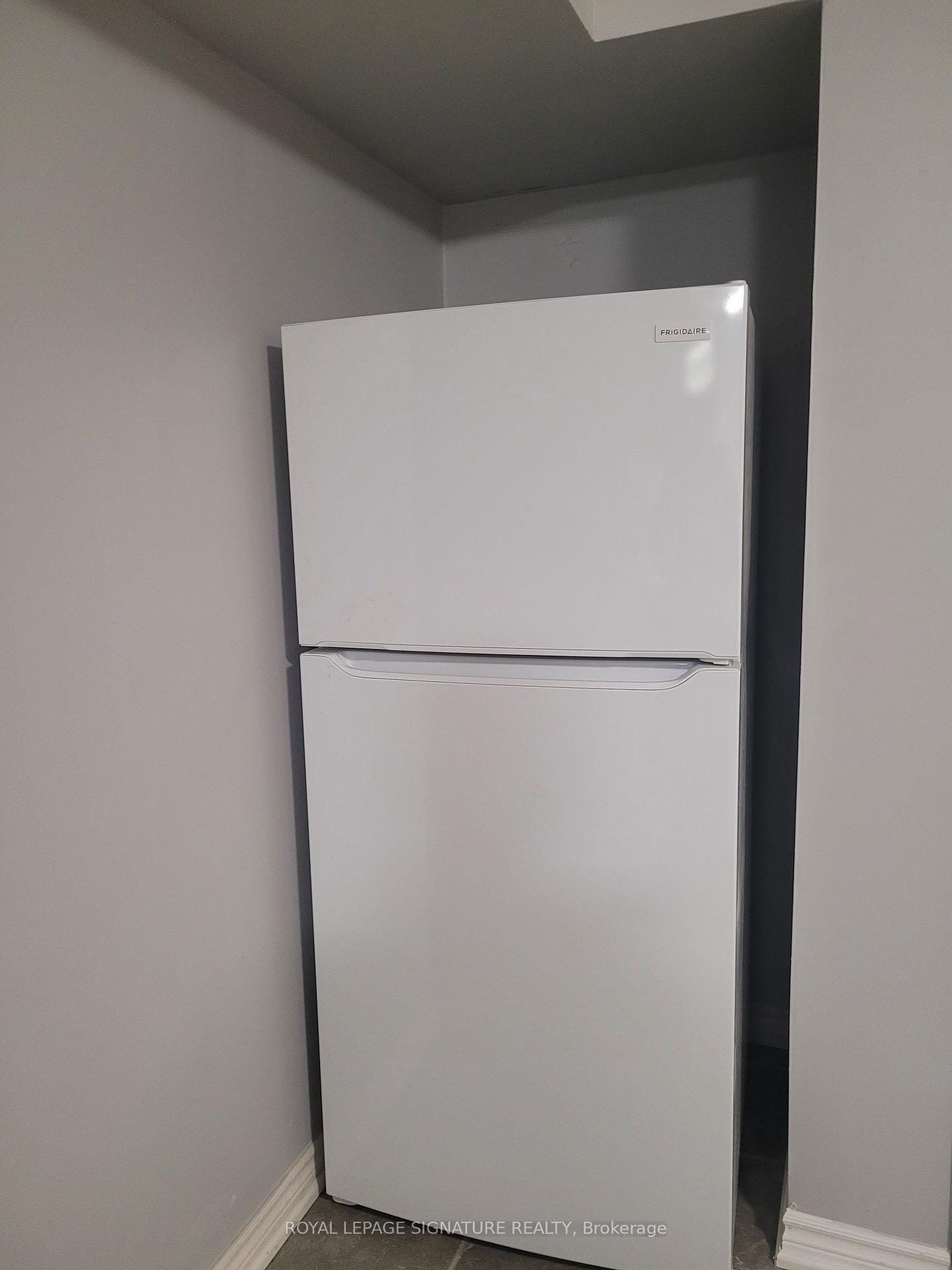 Photo 6 of Unit Lower, 42 Madison Street, Brampton, Central Park — HOMEH