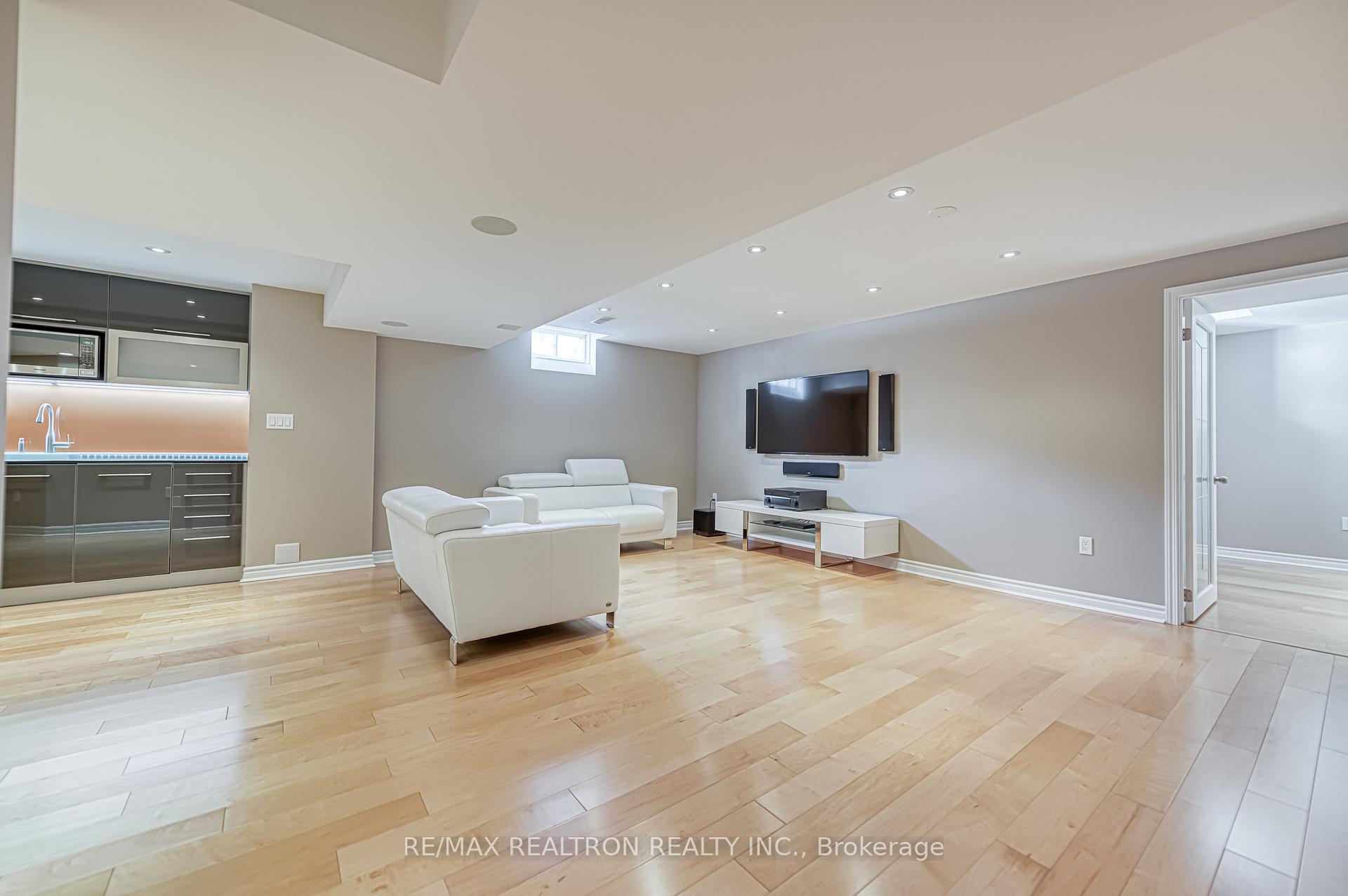 Photo 23 of 151 Village Gate Drive, Markham, Cachet — HOMEH