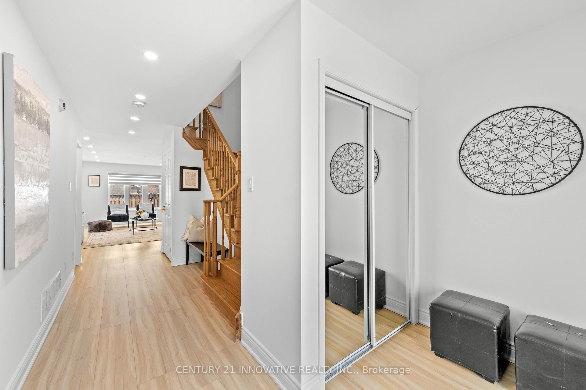 Photo 5 of 36 Echoridge Drive, Brampton, Fletcher's Meadow — HOMEH