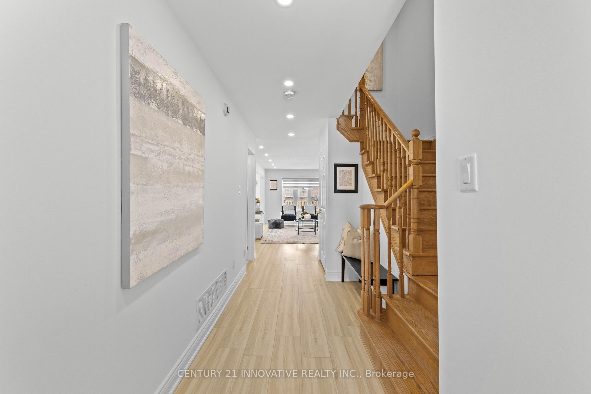 Photo 2 of 36 Echoridge Drive, Brampton, Fletcher's Meadow — HOMEH