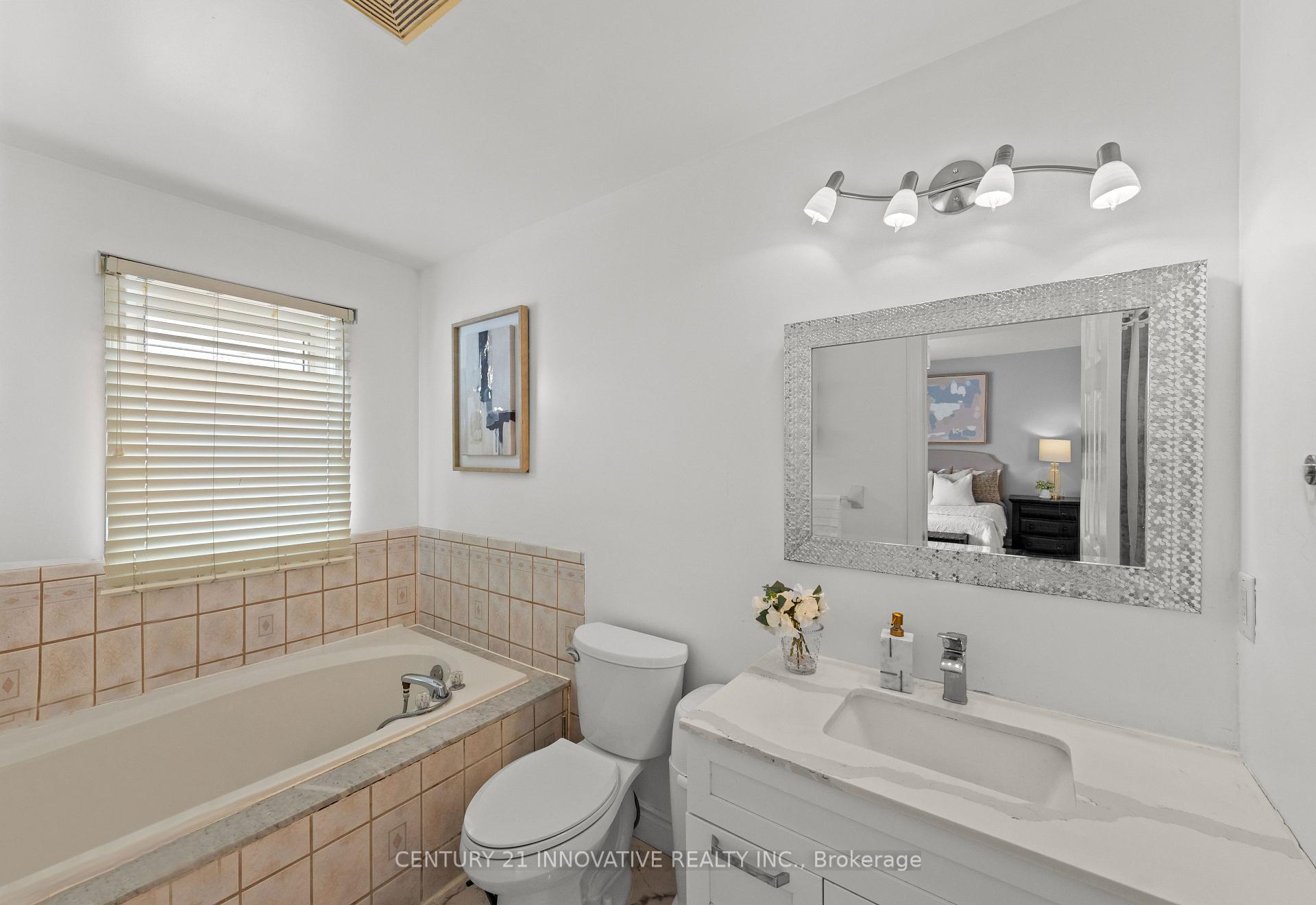 Photo 38 of 36 Echoridge Drive, Brampton, Fletcher's Meadow — HOMEH
