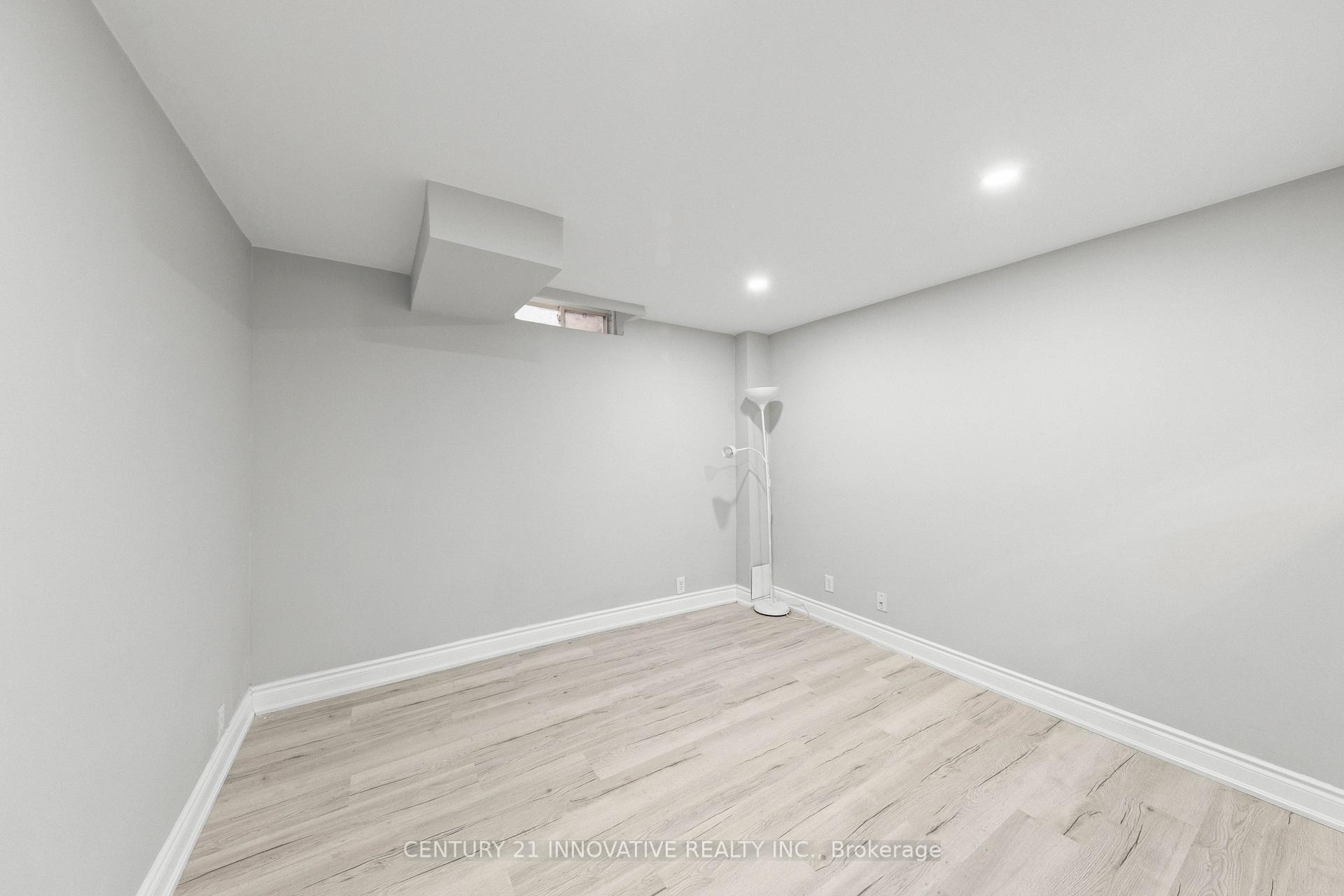 Photo 33 of 36 Echoridge Drive, Brampton, Fletcher's Meadow — HOMEH