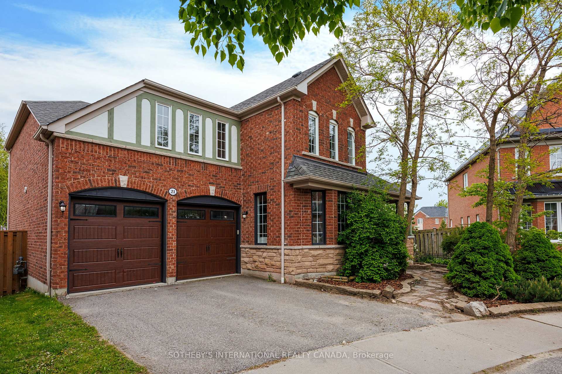 Photo 2 of 21 Alden Square, Ajax, Northeast Ajax — HOMEH