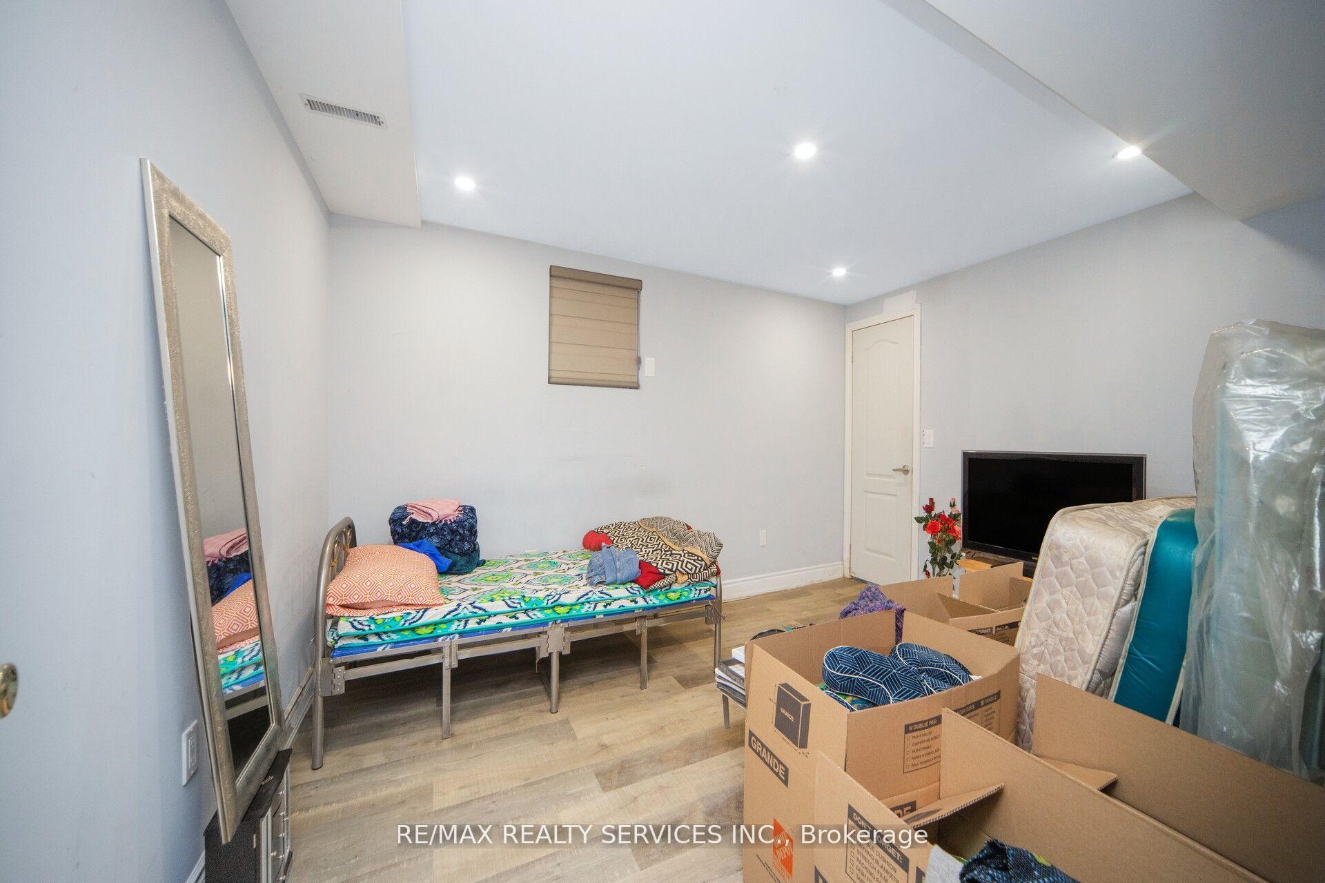 Photo 35 of 24 Neville Crescent, Brampton, Westgate — HOMEH