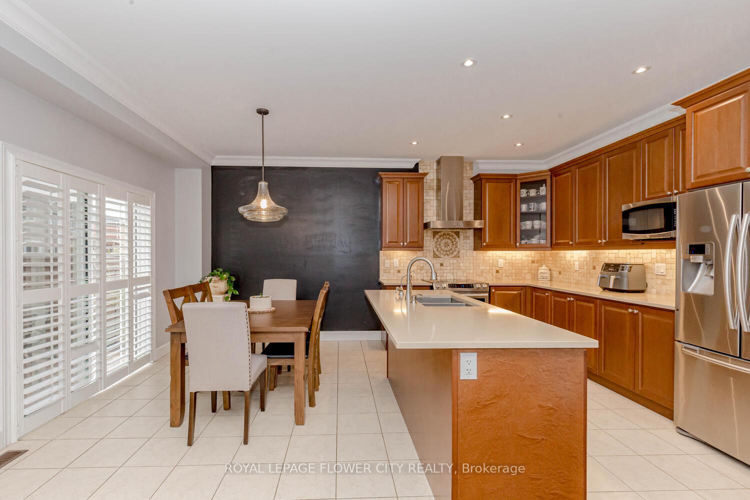 Photo 9 of 836 O'reilly Crescent N, Shelburne — HOMEH