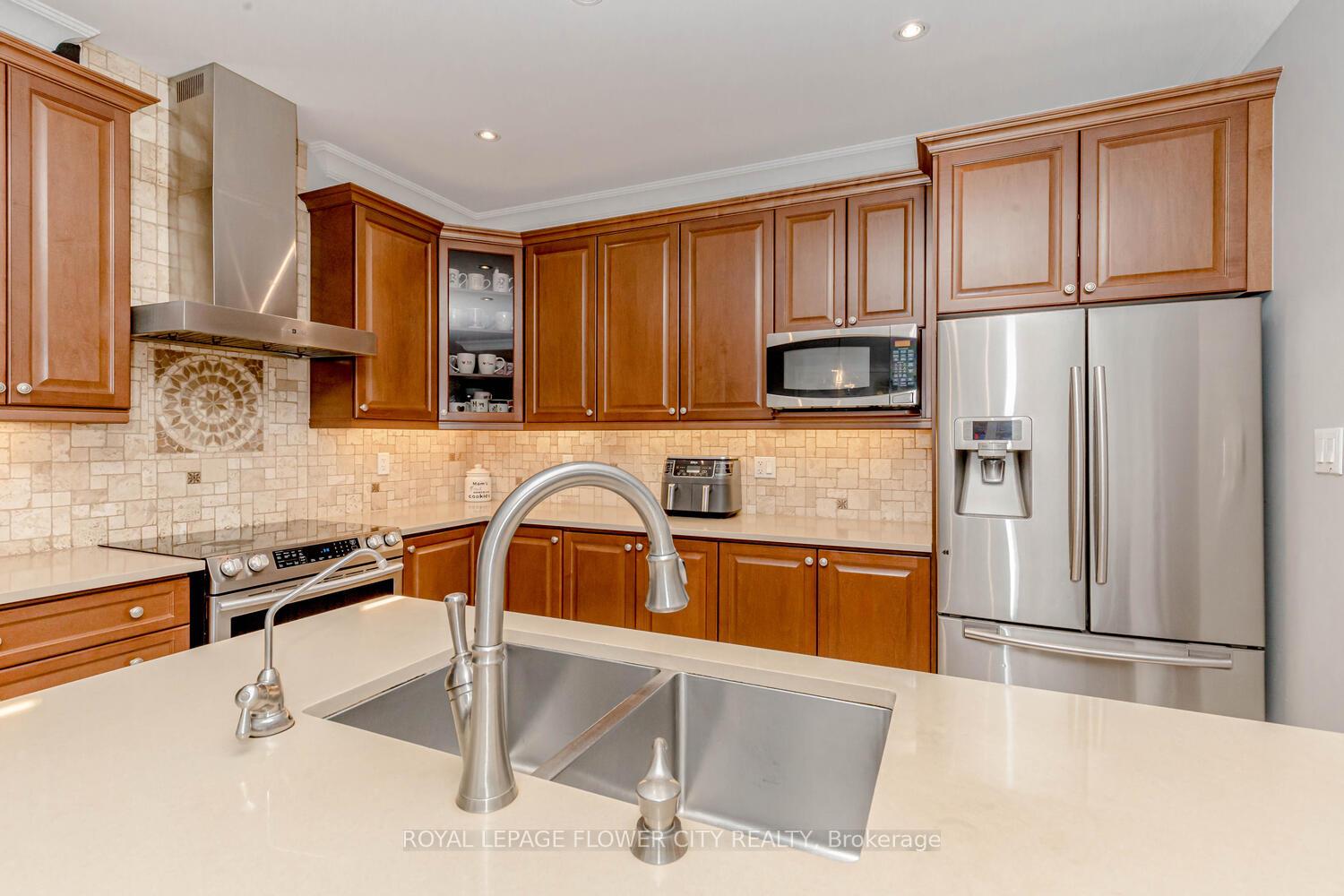 Photo 13 of 836 O'reilly Crescent N, Shelburne — HOMEH
