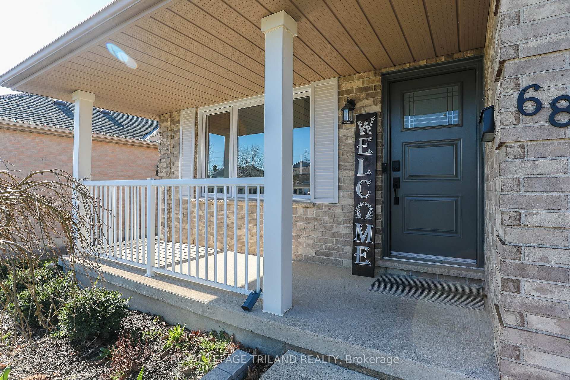 Photo 4 of 68 Ponsford Place, St. Thomas — HOMEH