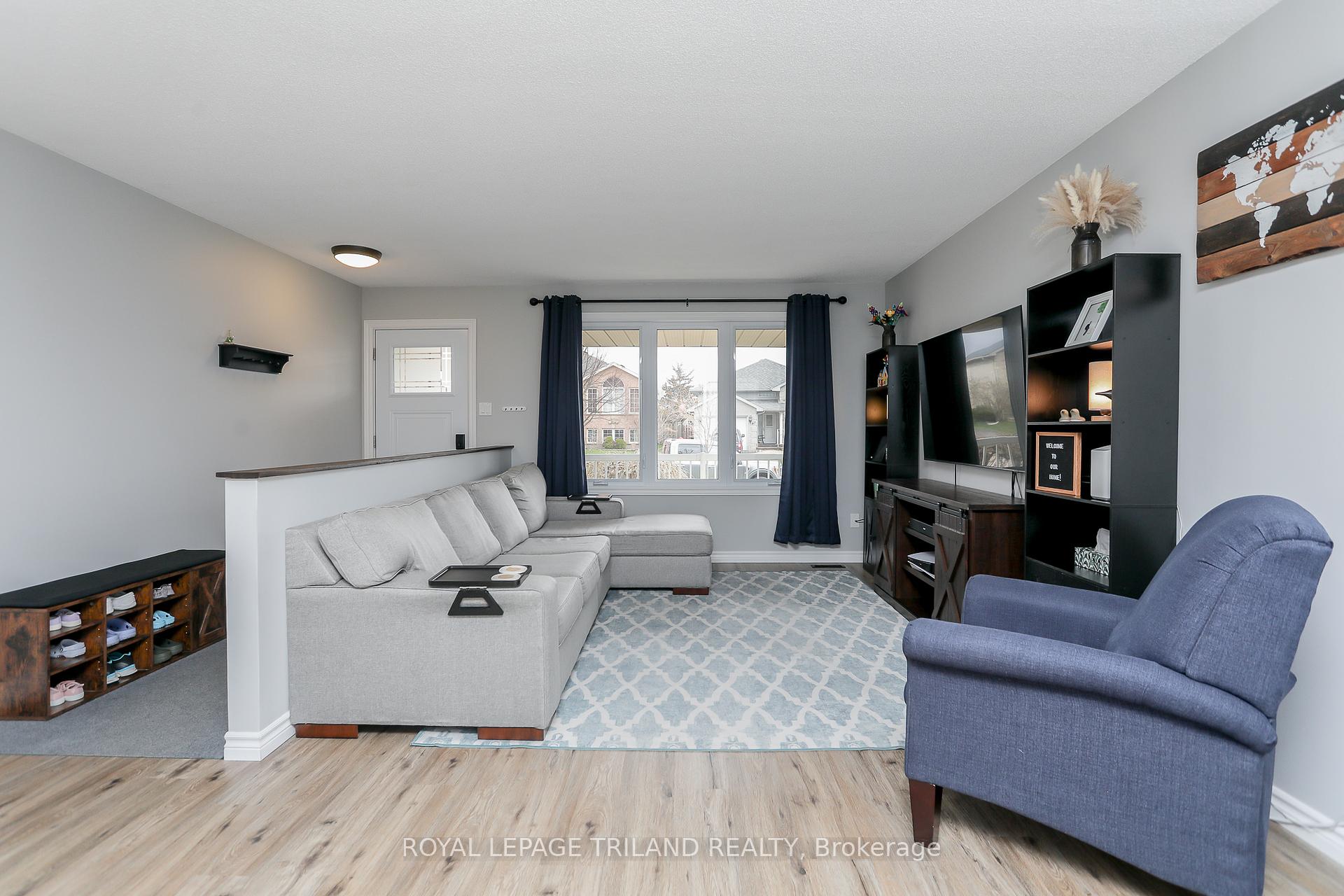 Photo 6 of 68 Ponsford Place, St. Thomas — HOMEH