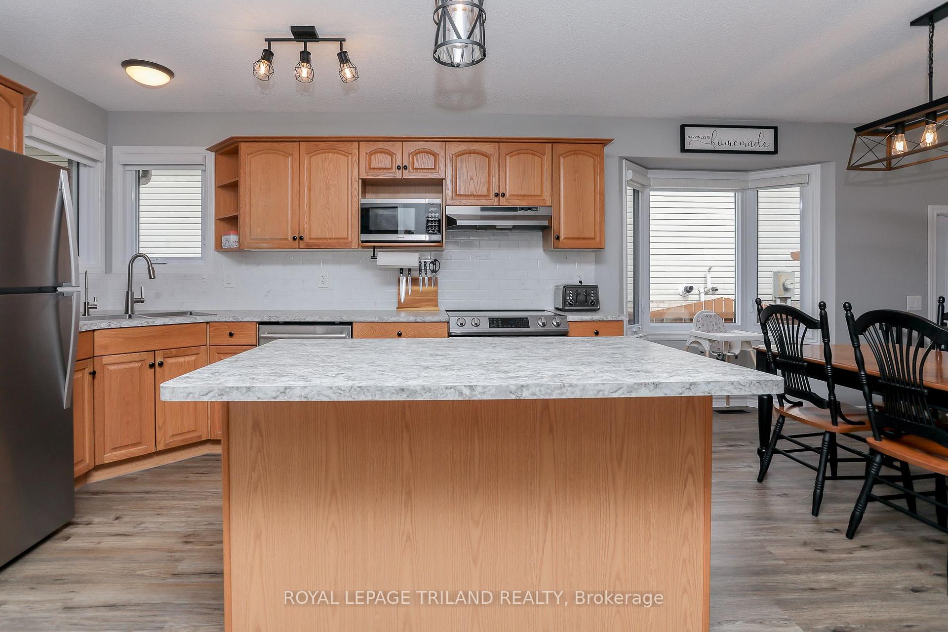 Photo 13 of 68 Ponsford Place, St. Thomas — HOMEH
