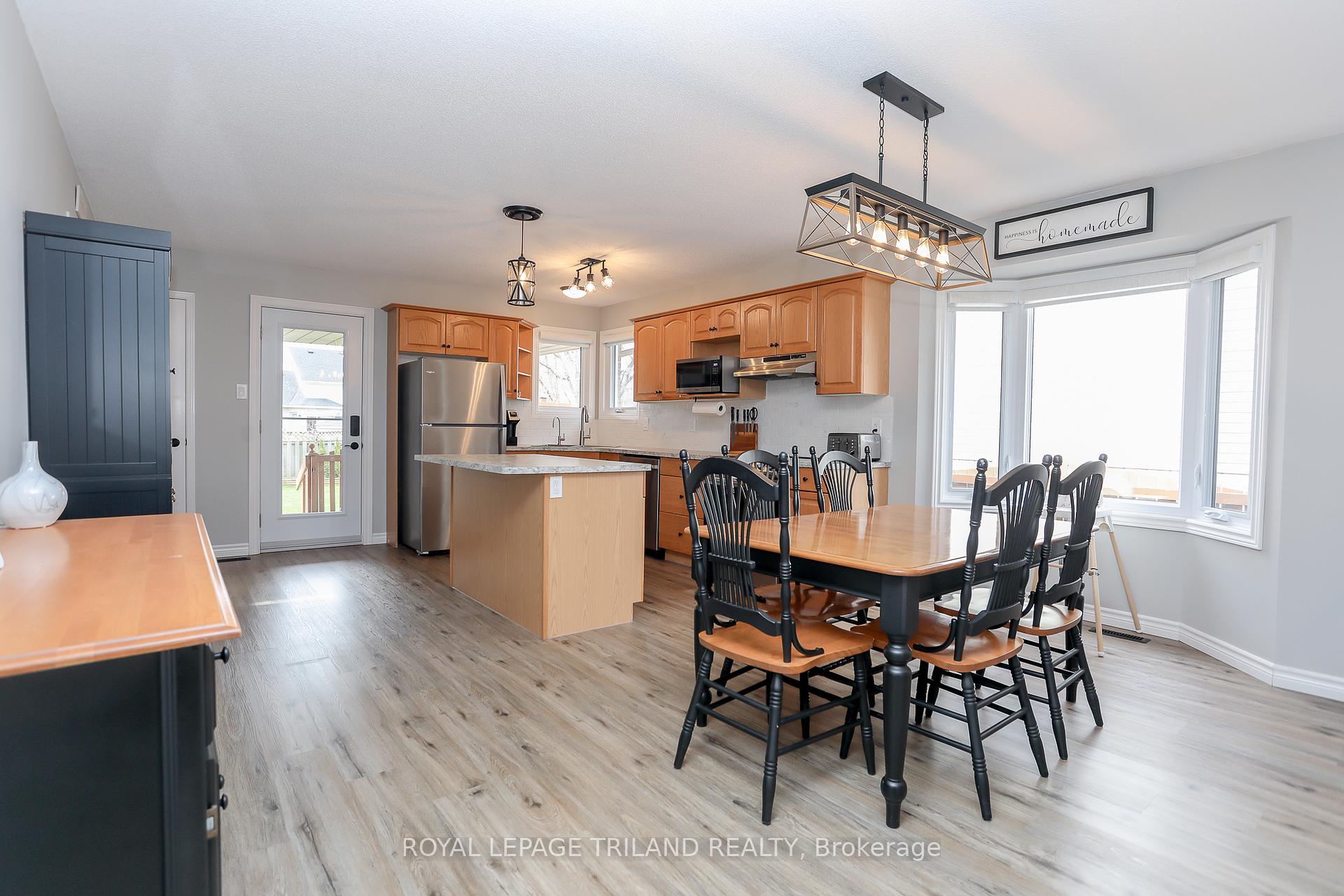 Photo 14 of 68 Ponsford Place, St. Thomas — HOMEH