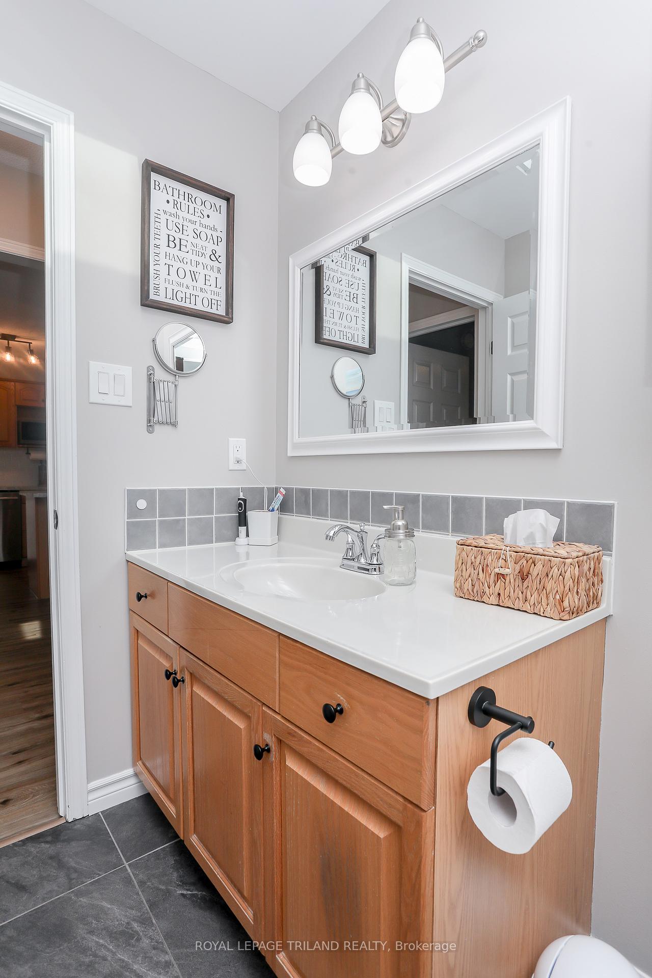 Photo 21 of 68 Ponsford Place, St. Thomas — HOMEH