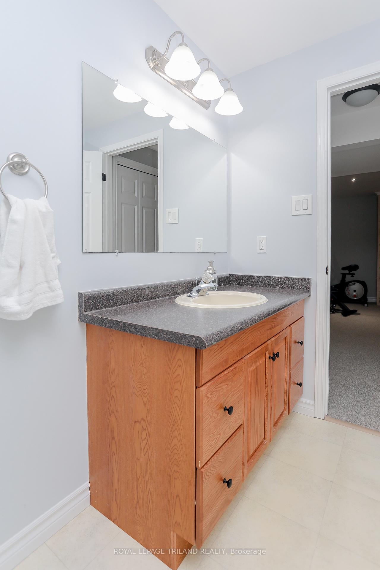 Photo 32 of 68 Ponsford Place, St. Thomas — HOMEH