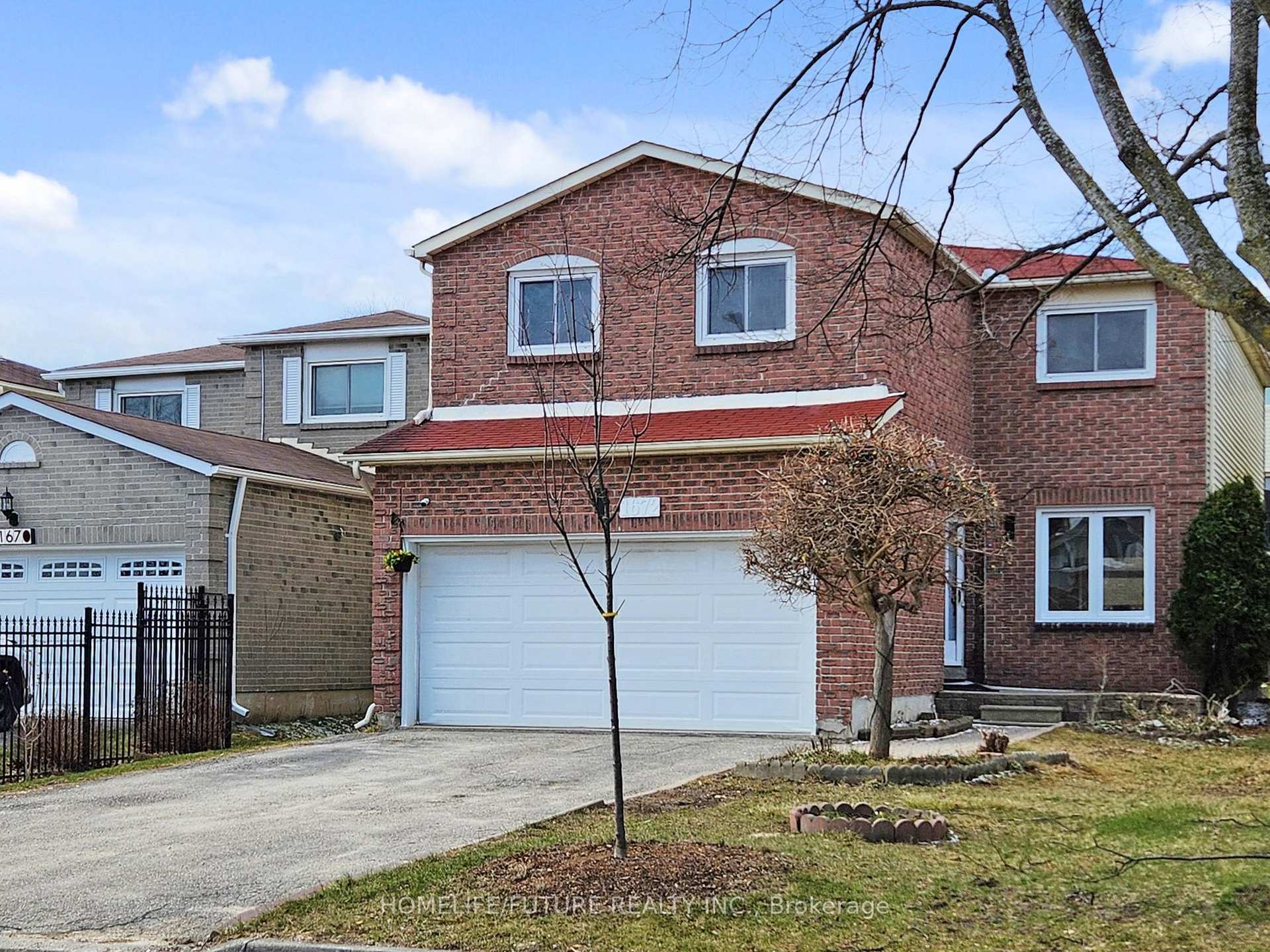 Front of 1672 Beaton Way