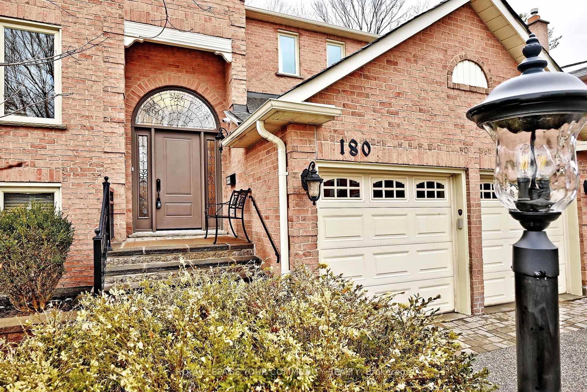 Photo 14 of 180 Kemano Road, Aurora, Aurora Heights — HOMEH