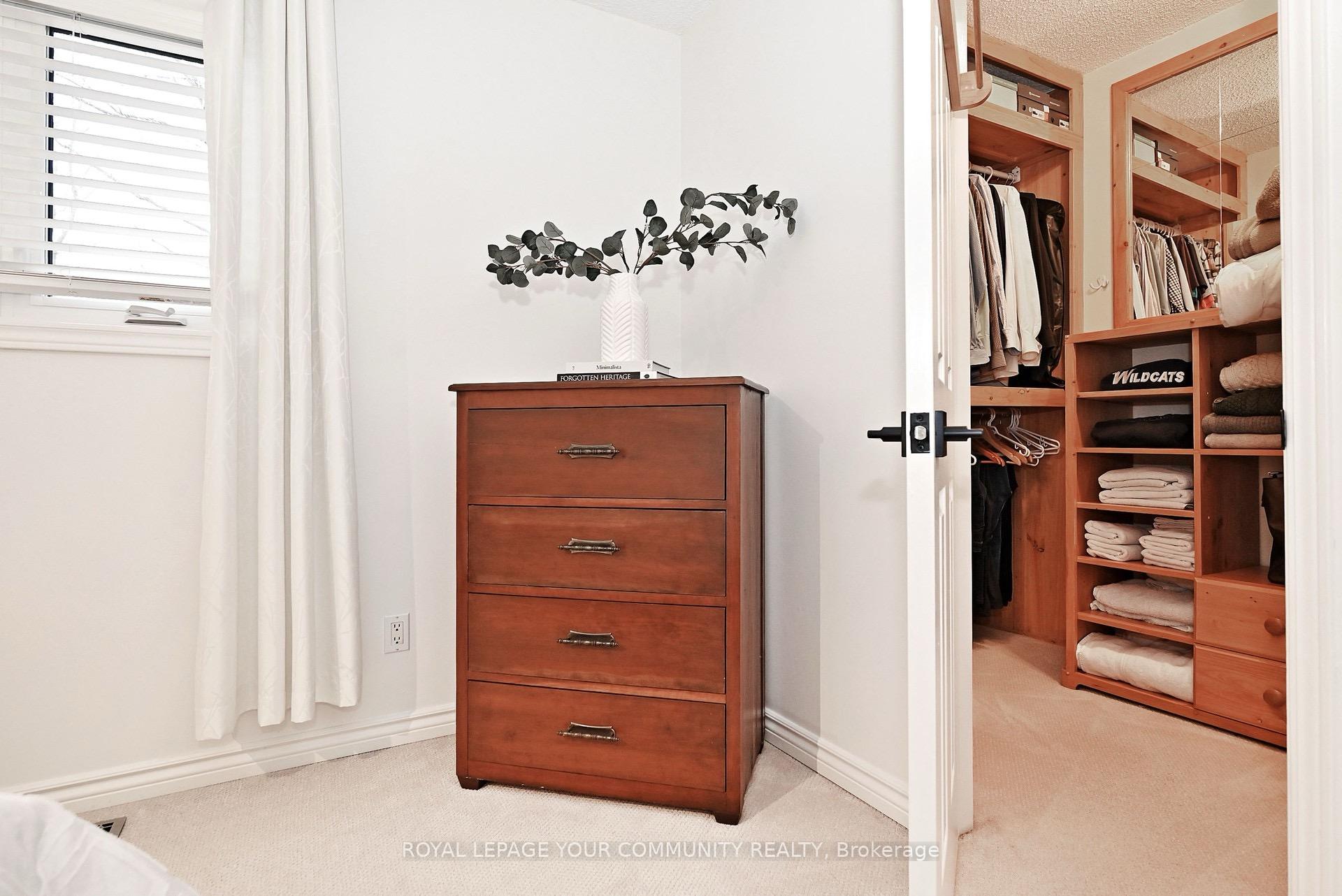 Photo 8 of 180 Kemano Road, Aurora, Aurora Heights — HOMEH